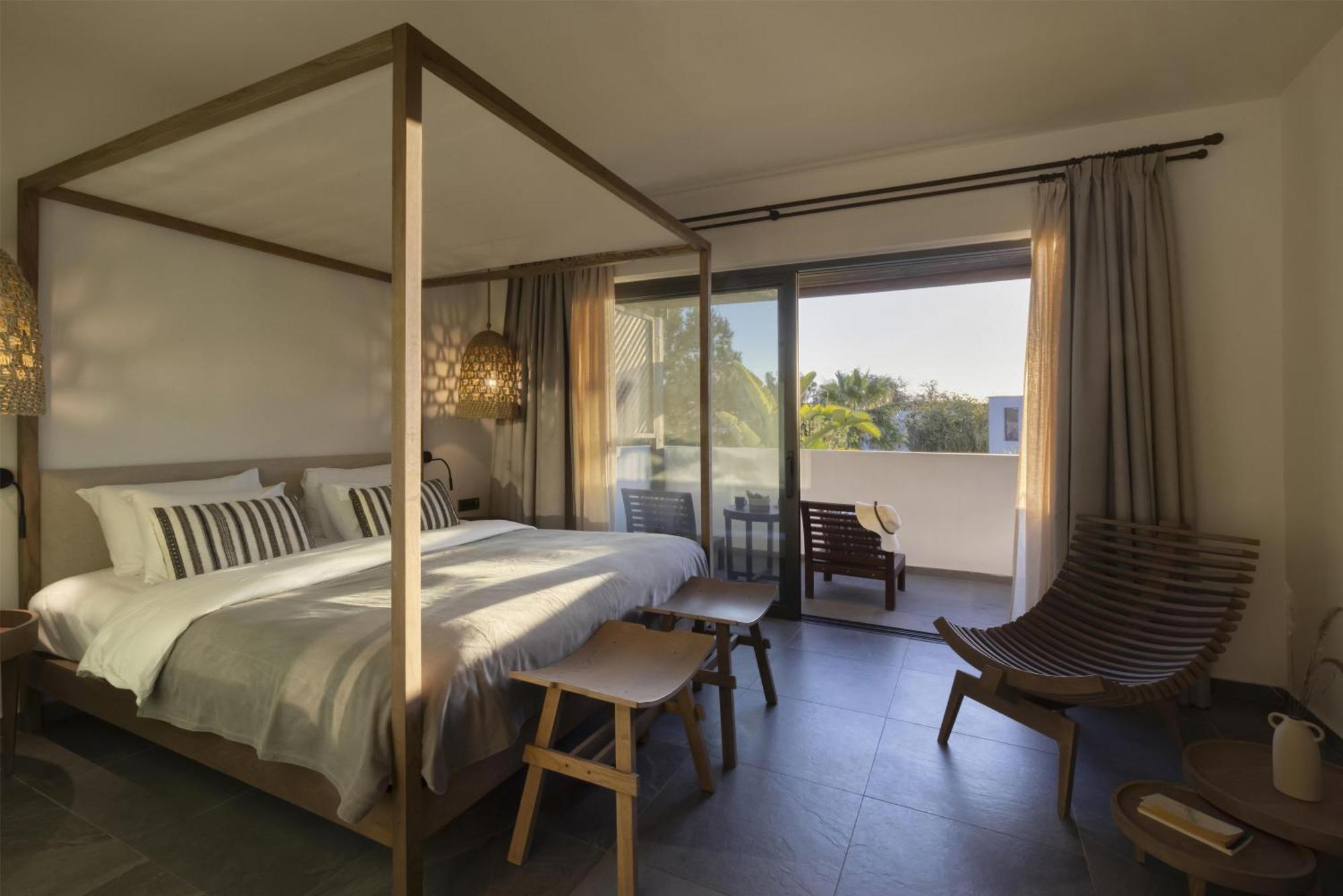 King Tropical Zen Bungalow Suite