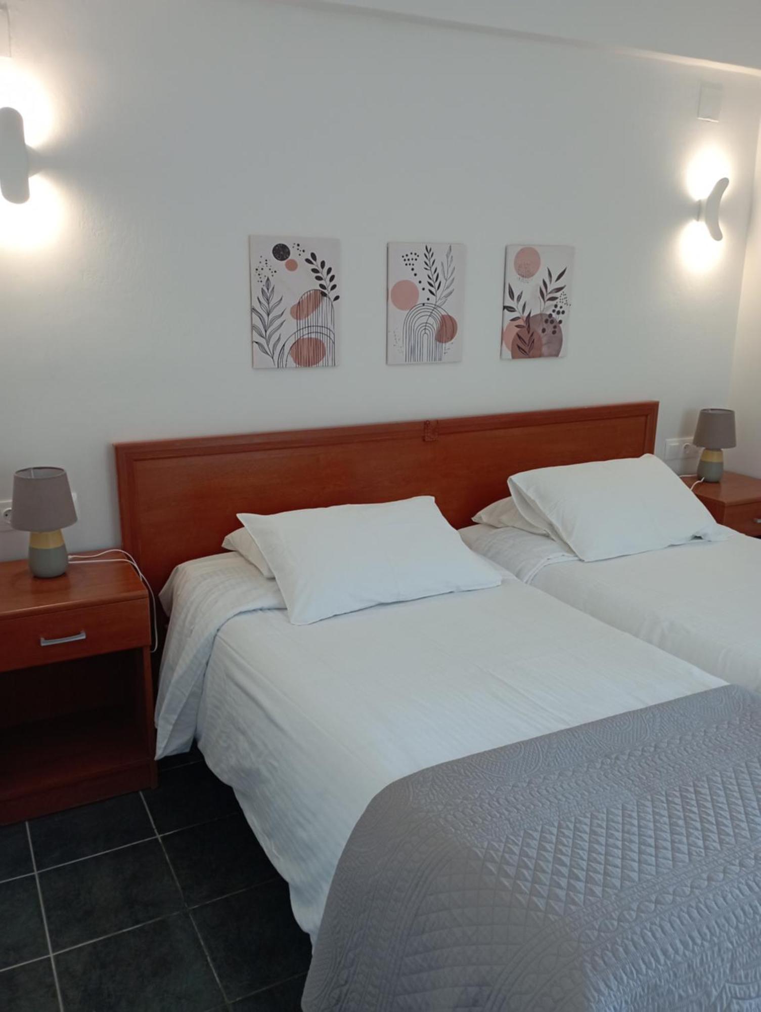 Double or Twin Room Partial Sea View