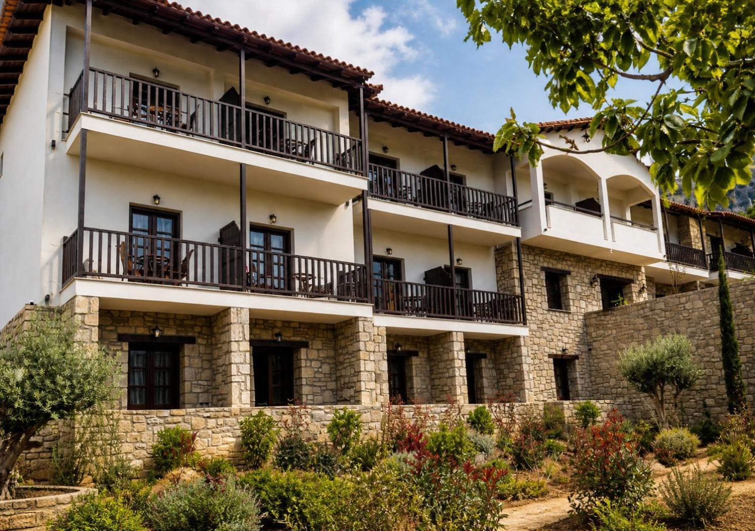 Double Room Ground Floor Garden & Meteora View
