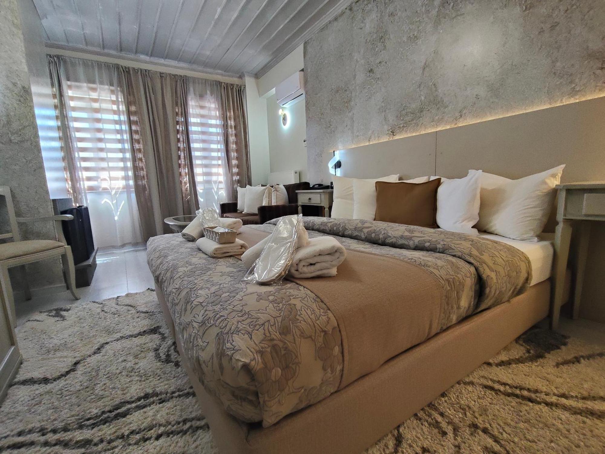 Deluxe Junior Suite