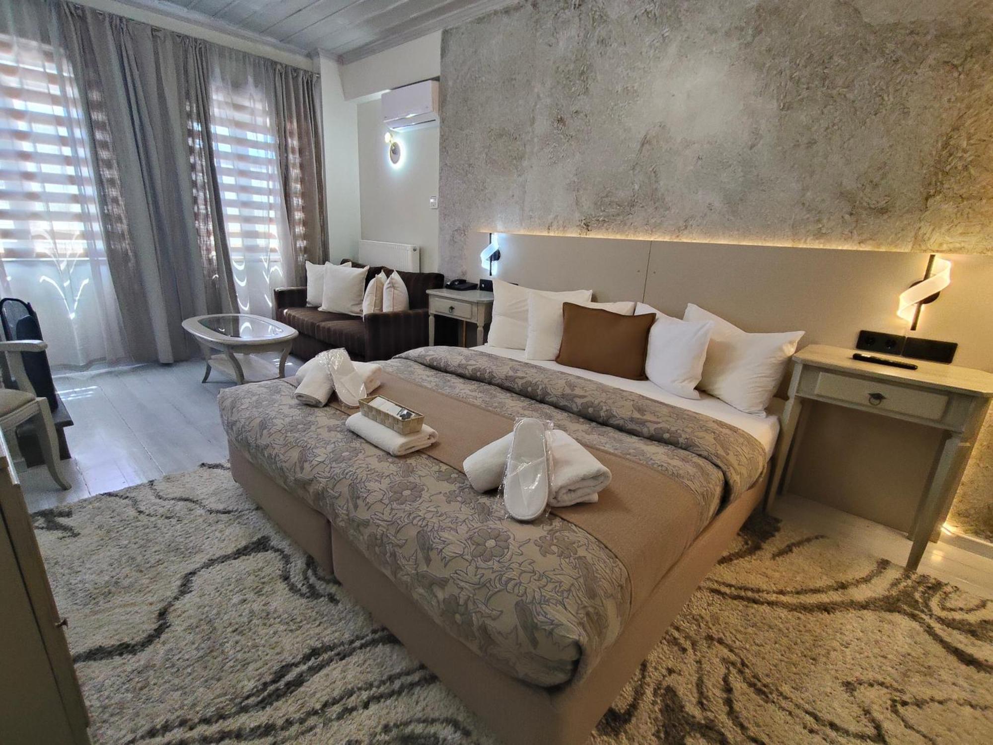 Deluxe Junior Suite