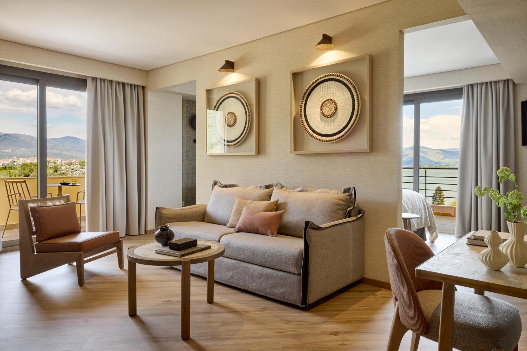 Superior Suite Lake View
