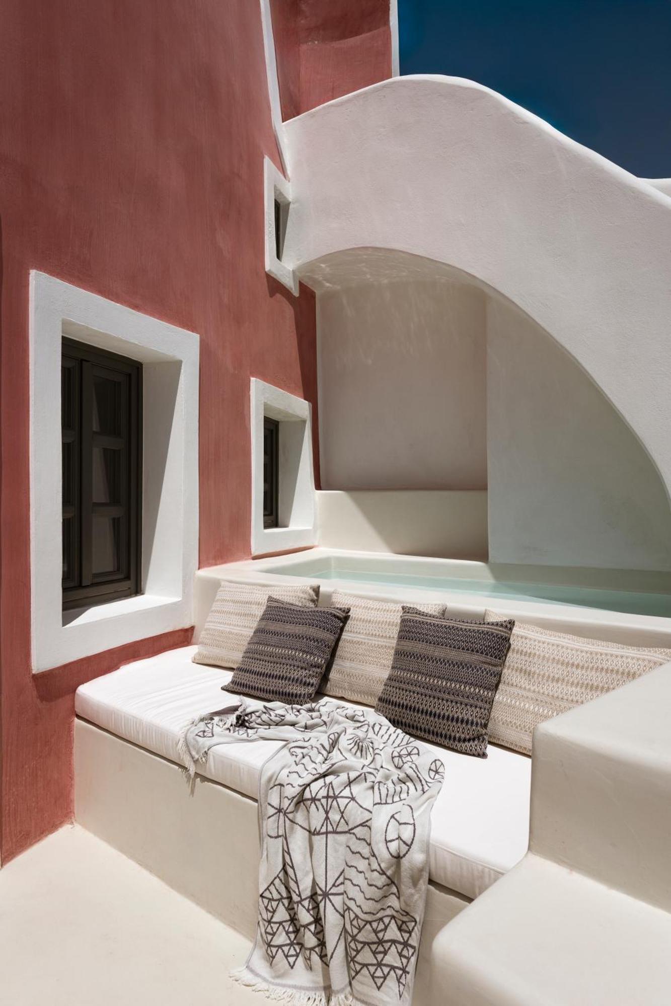 Signature Suite Jetted Tub