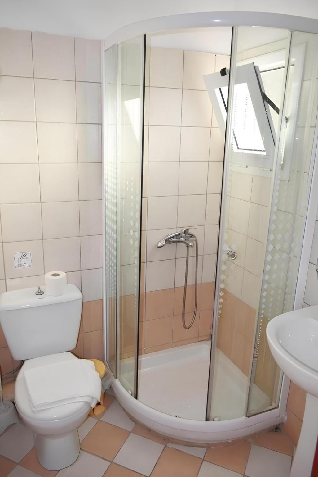 Economy Quadruple Room