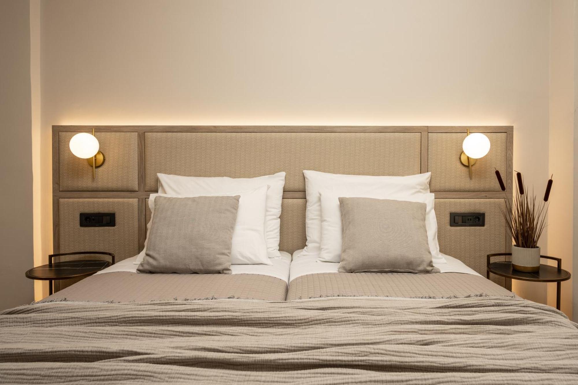 Standard Double or Twin Pool View 2 Pax