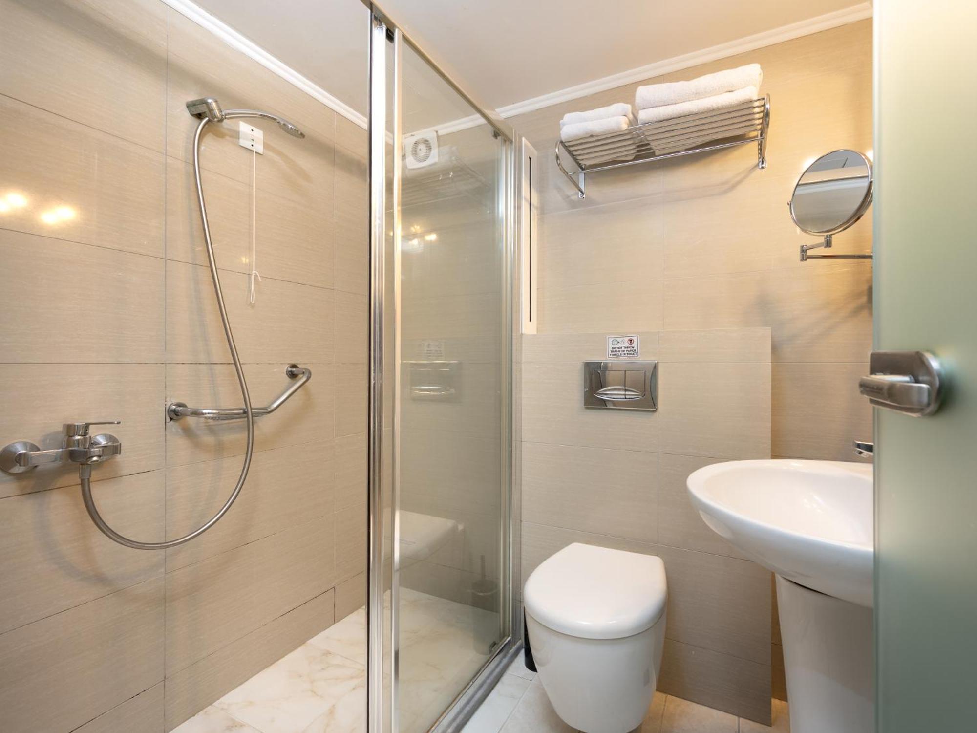 Standard Double or Twin Pool View 2 Pax