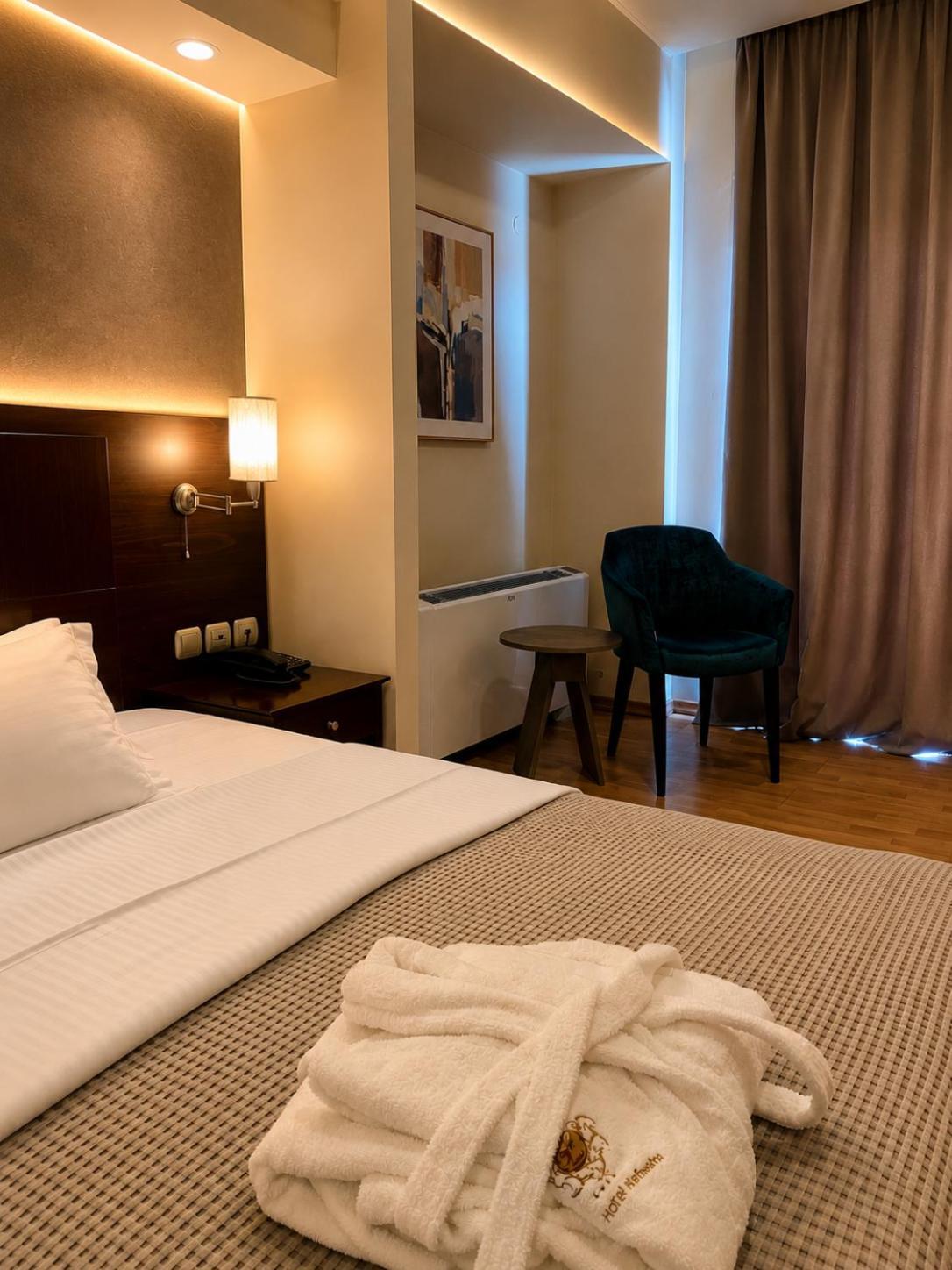 Standard King or Twin Room