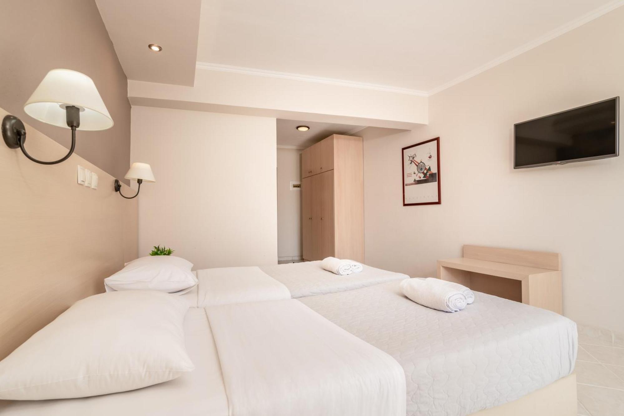 Standard Twin or Double Room Land View