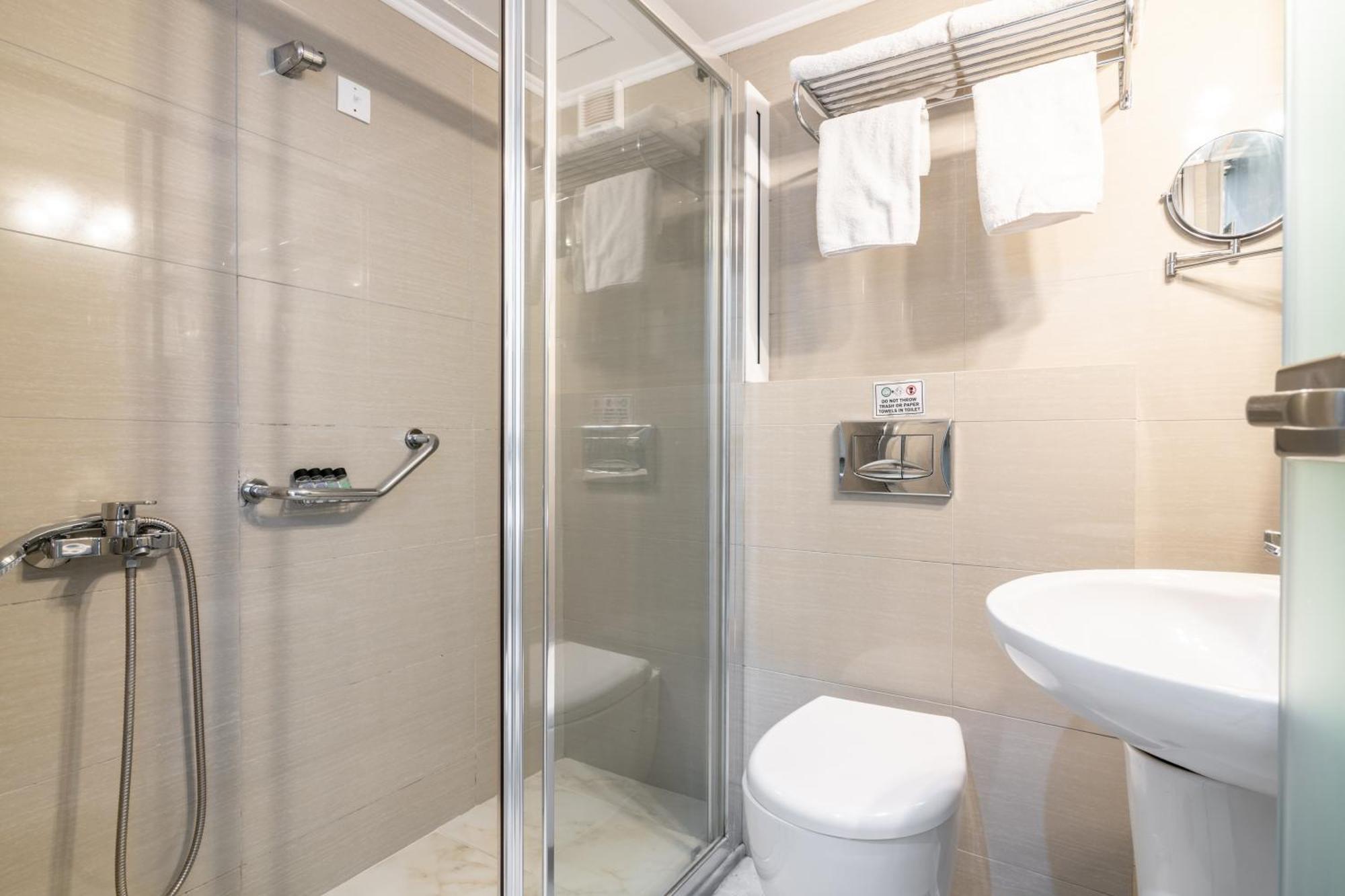 Standard Double or Twin Pool View 3 Pax