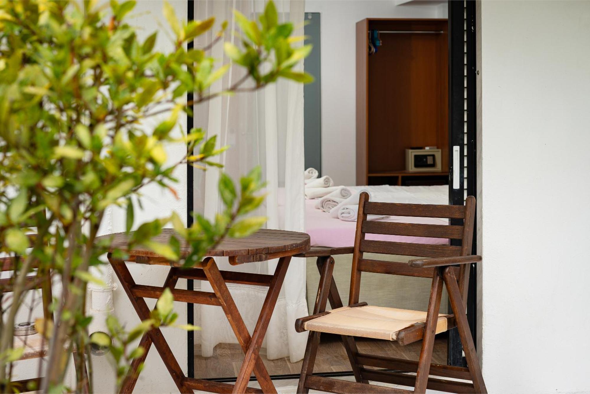 Family Room Garden View