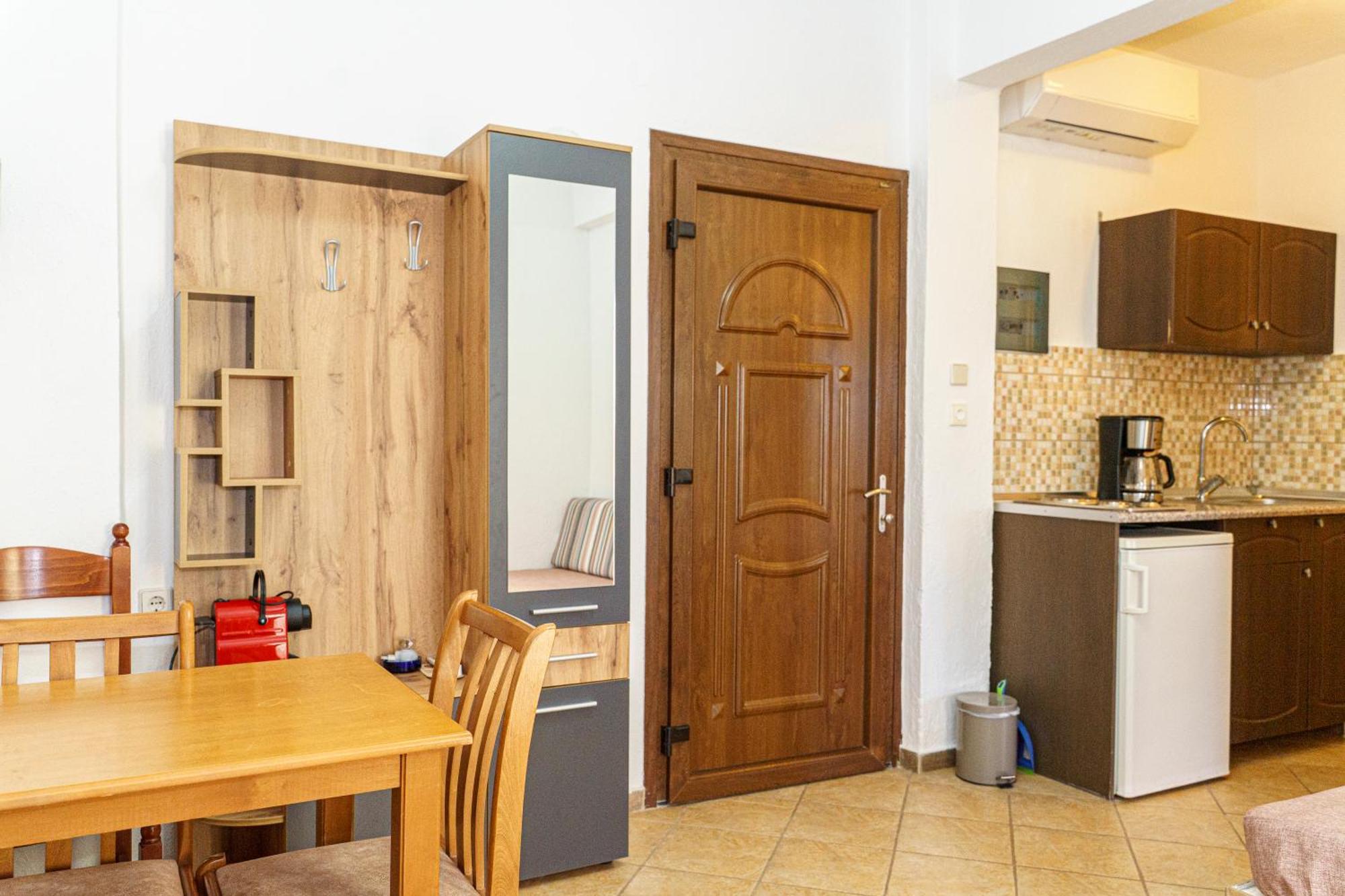 One-Bedroom Apartment 2