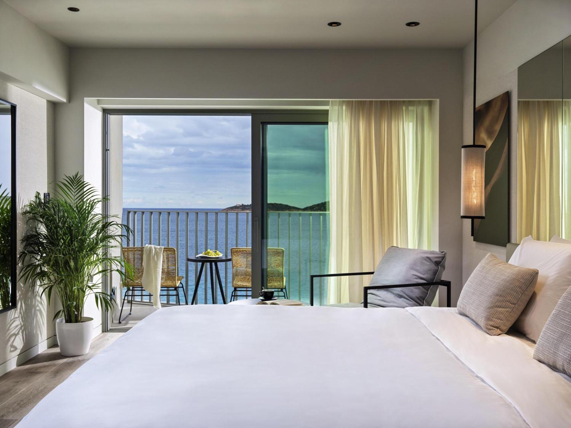 Deluxe Superior Front Sea View Balcony
