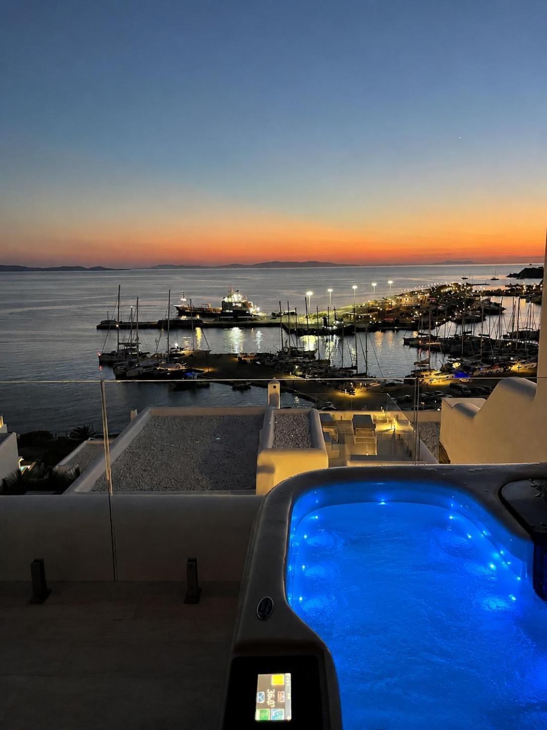 Glam Retreat Outdoor Hot Tub