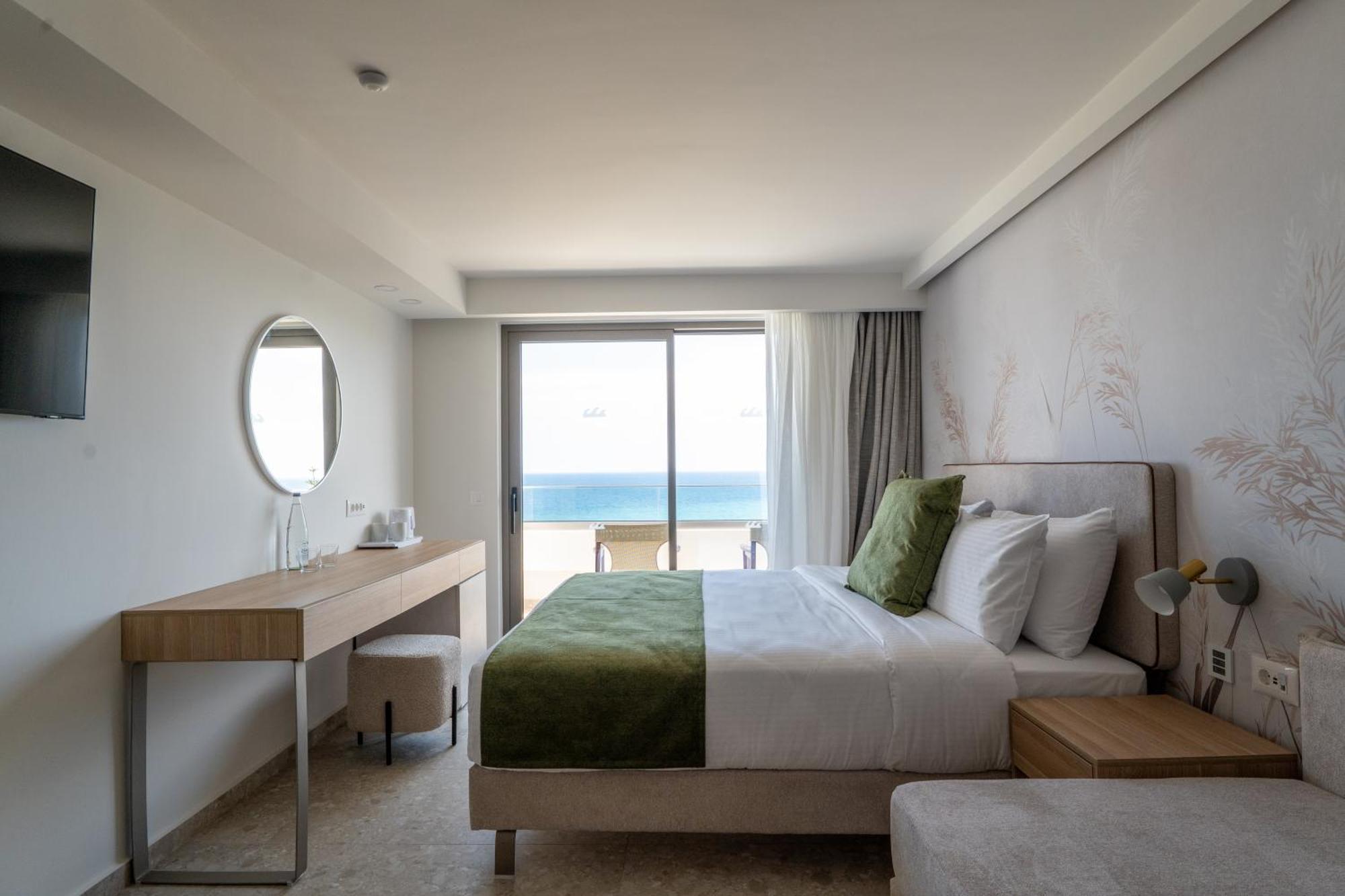 Double Priority Location Sea View