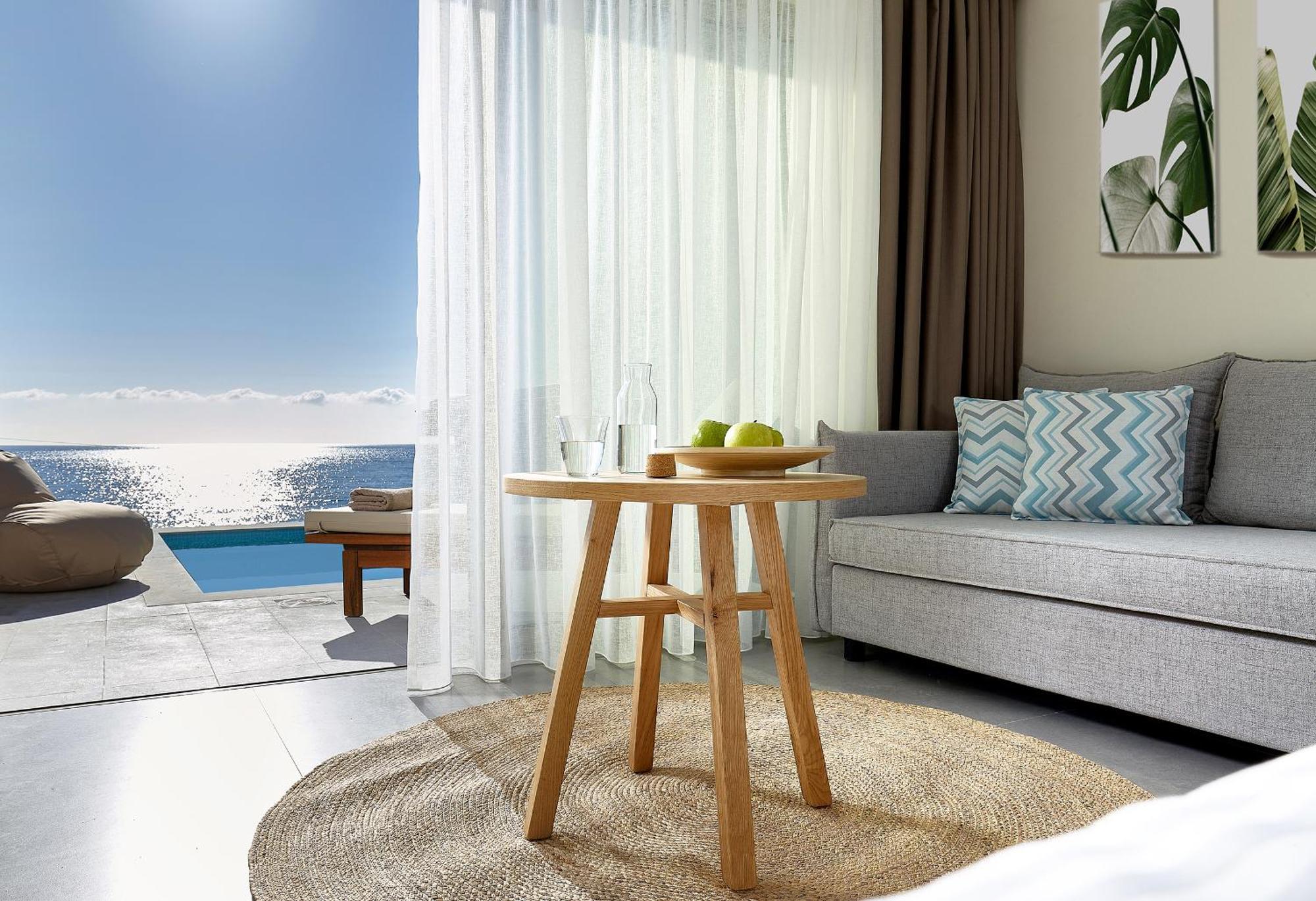 Superior Double Room Individual Pool
