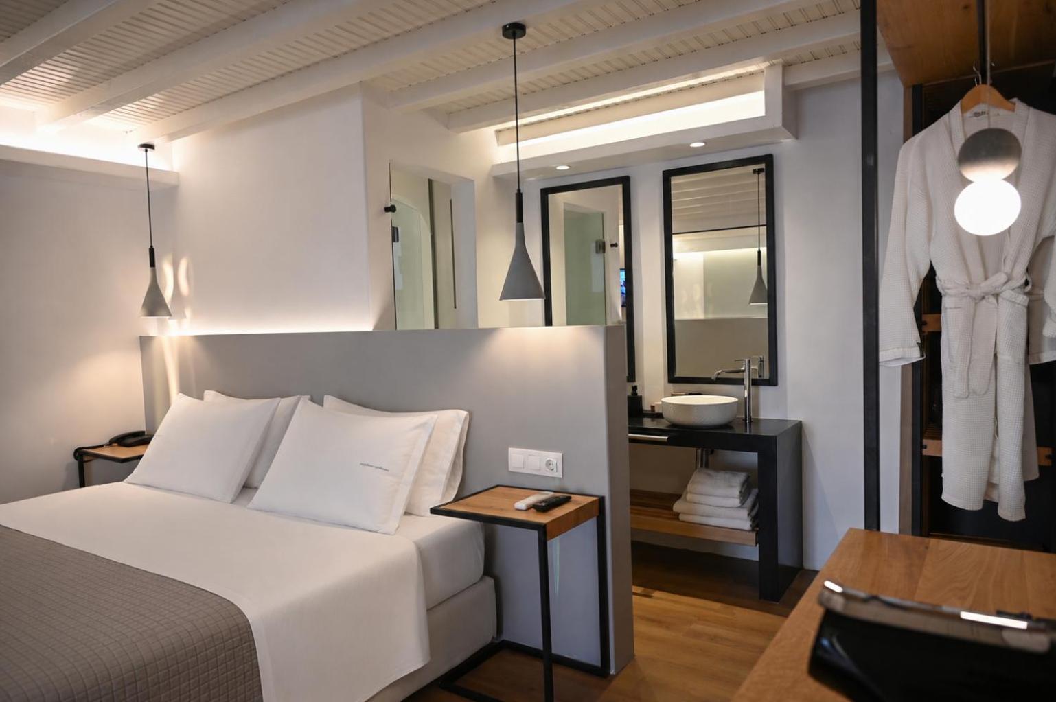 Junior Sea View Suite with Outdoor Jacuzzi