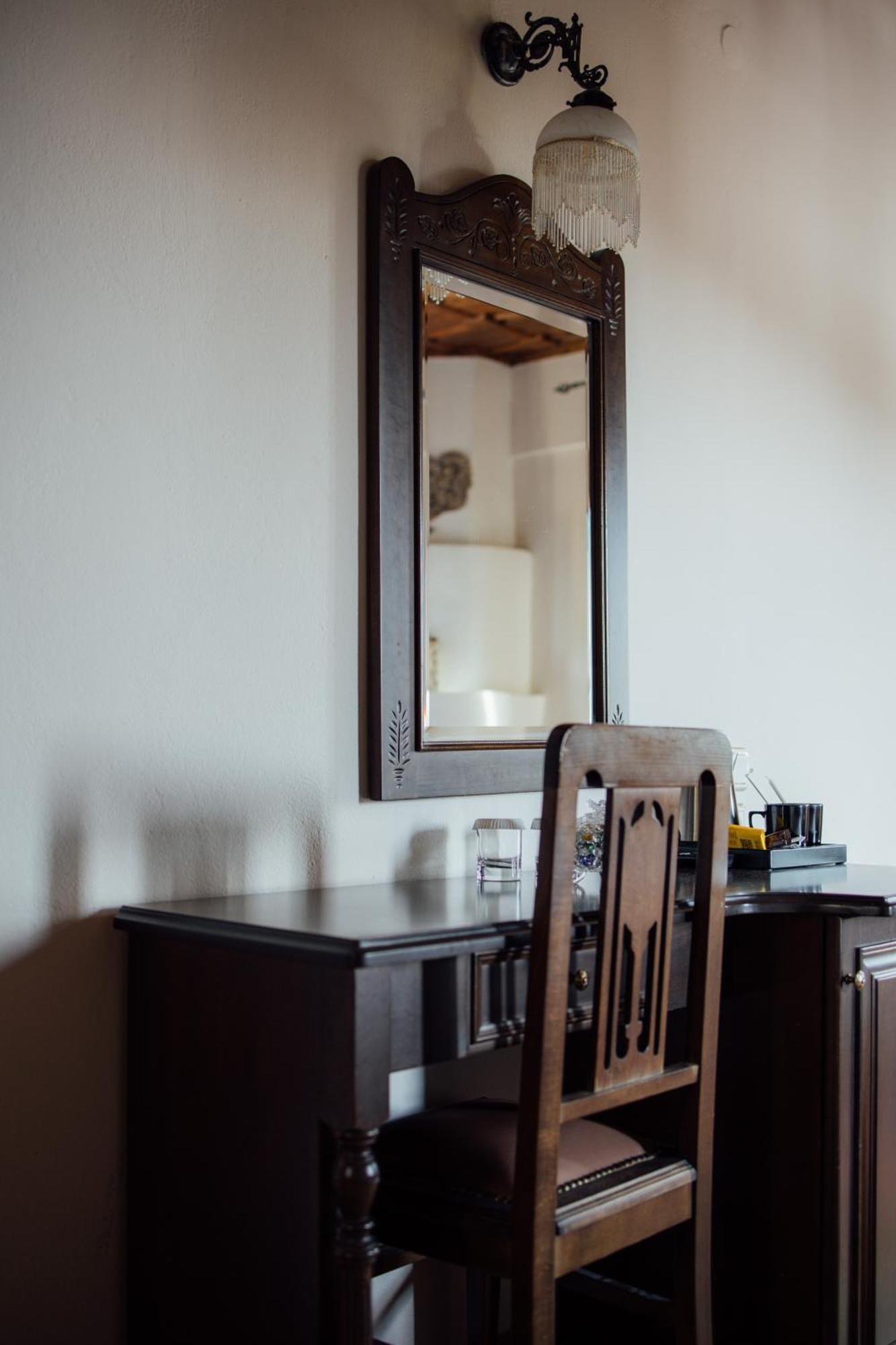 Deluxe Double or Twin Room Fireplace