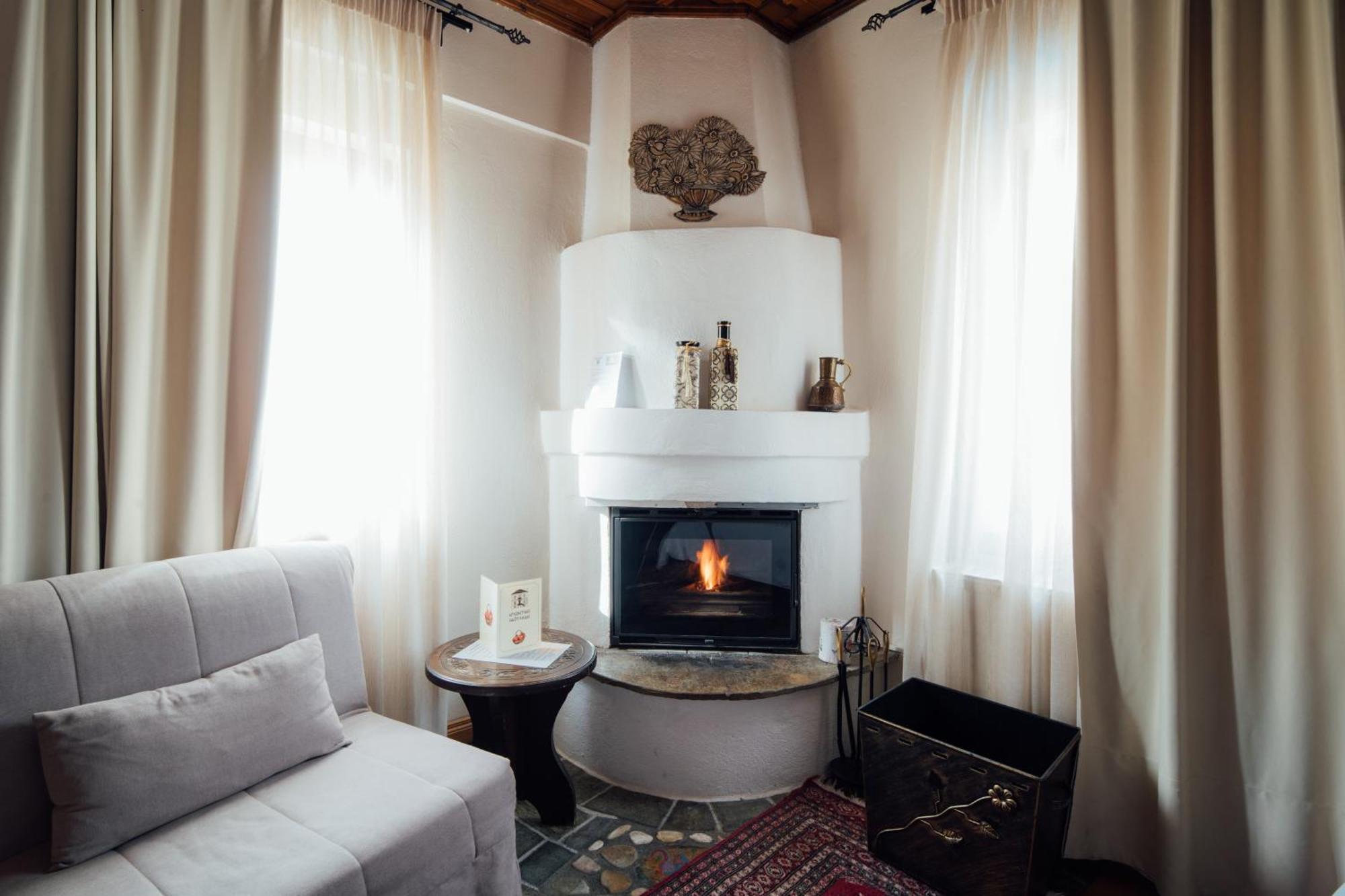 Deluxe Double or Twin Room Fireplace
