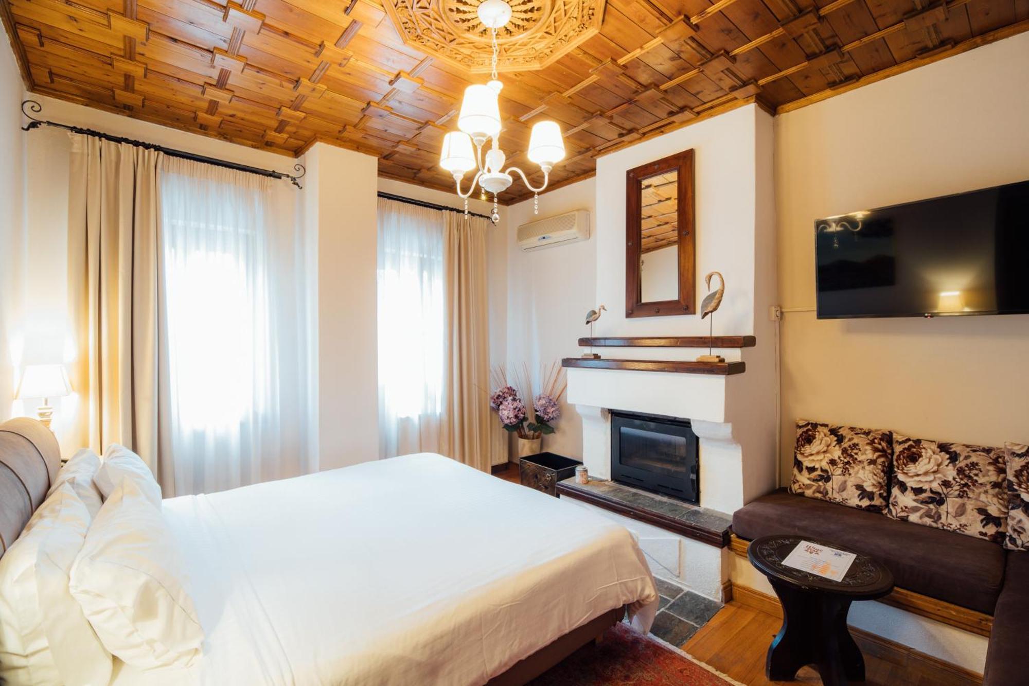 Deluxe Double or Twin Room Fireplace
