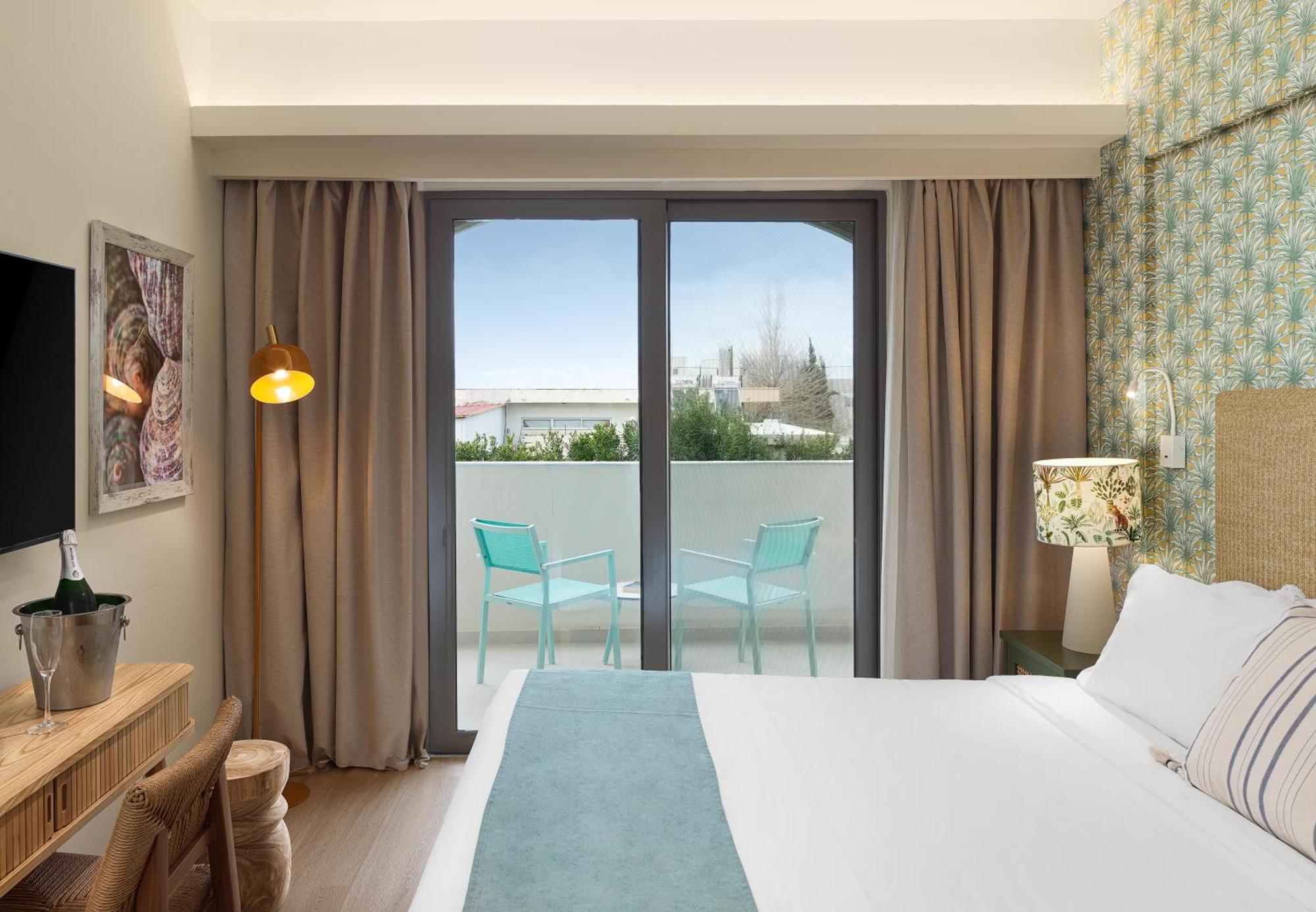 Deluxe Double or Twin Room Garden View