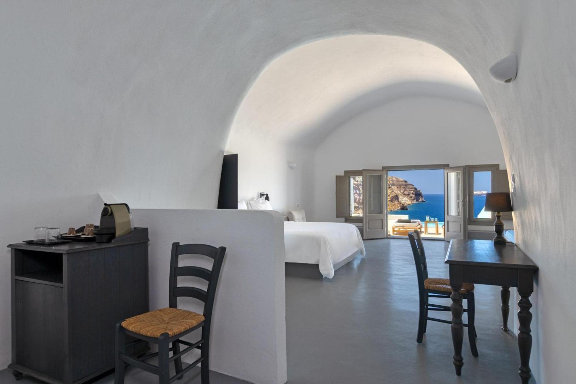 Grand Cave Suite Infinity Private Pool Caldera View