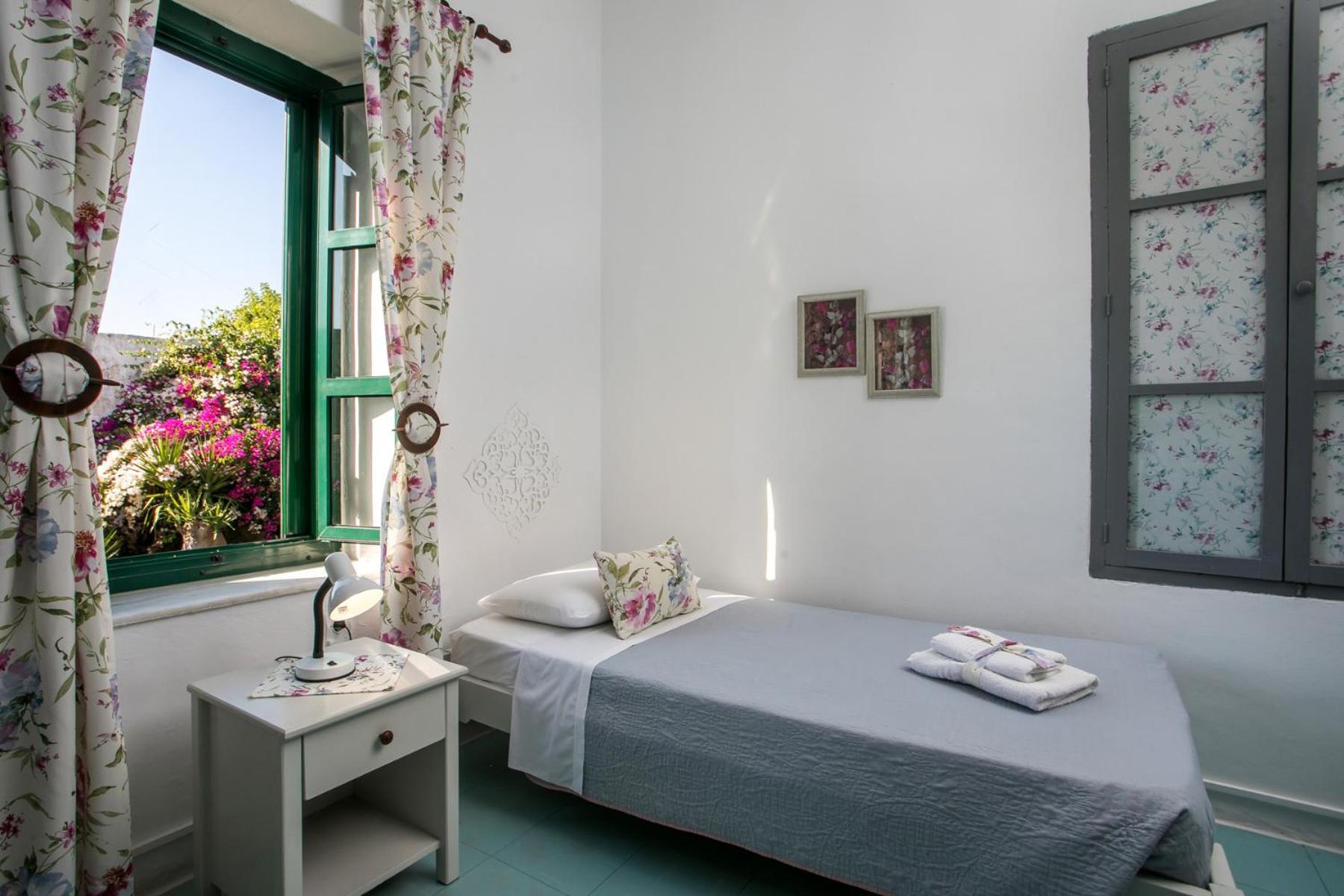 Triple Room Private External Bathroom