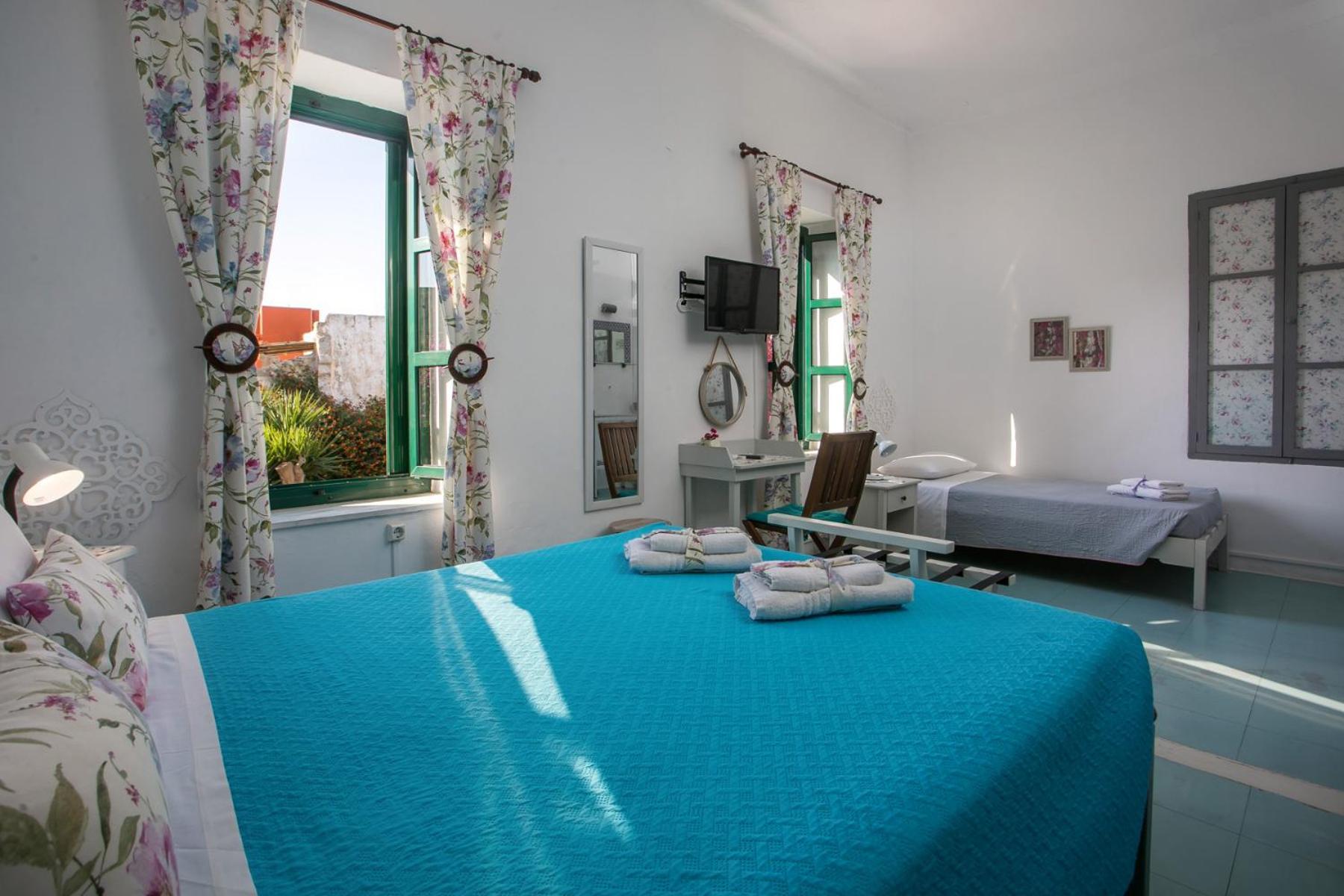 Triple Room Private External Bathroom