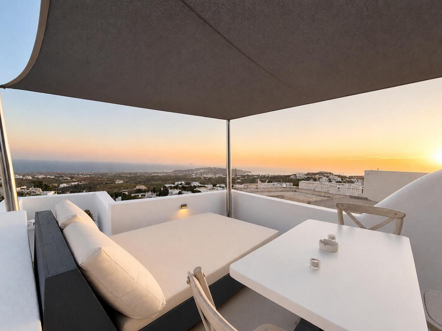 Split Level Two Bedroom Villa Hot Tub Sea View