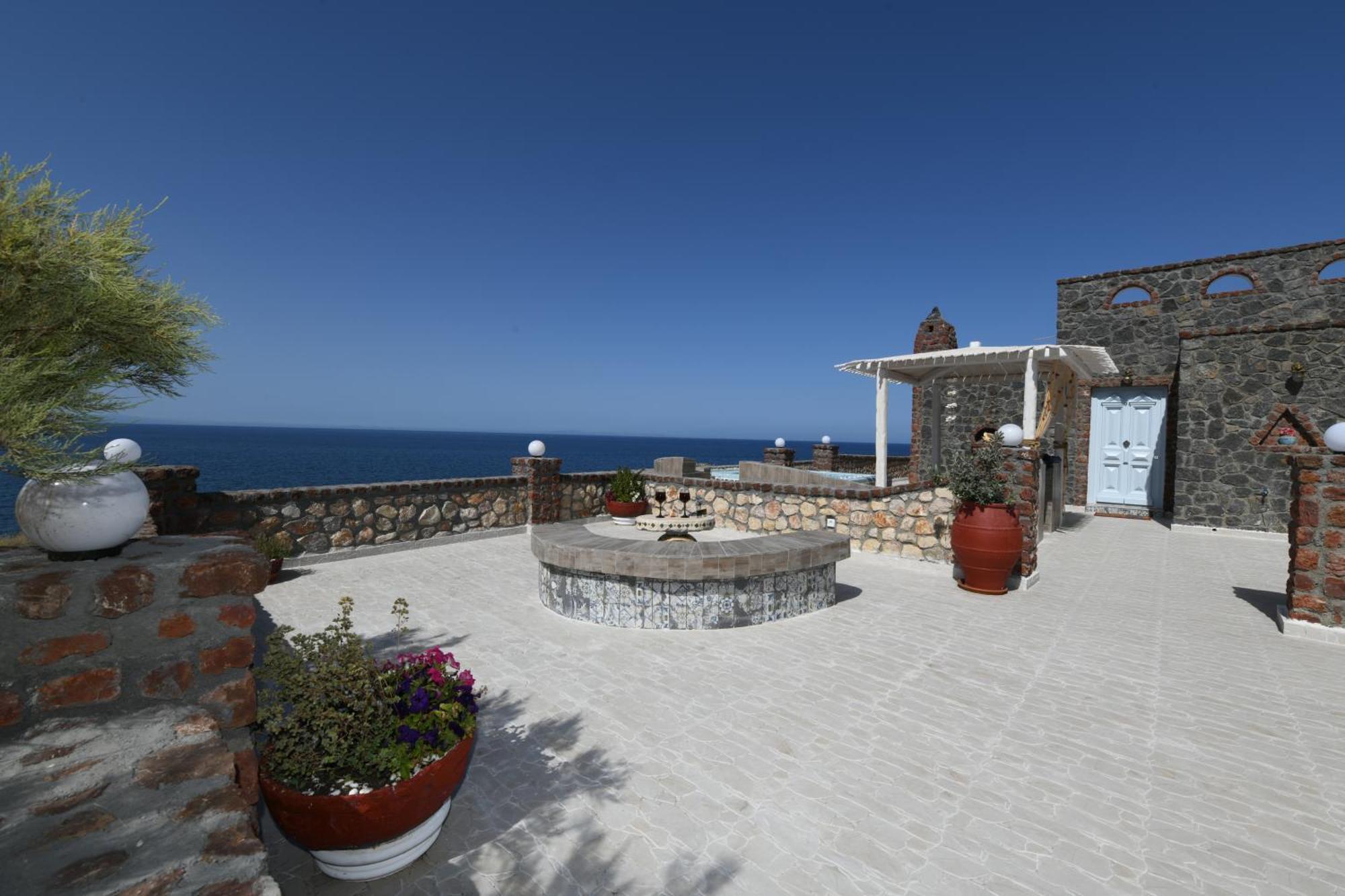 Luxury Seaside Suite Sea View Outdoor Jetted Tub