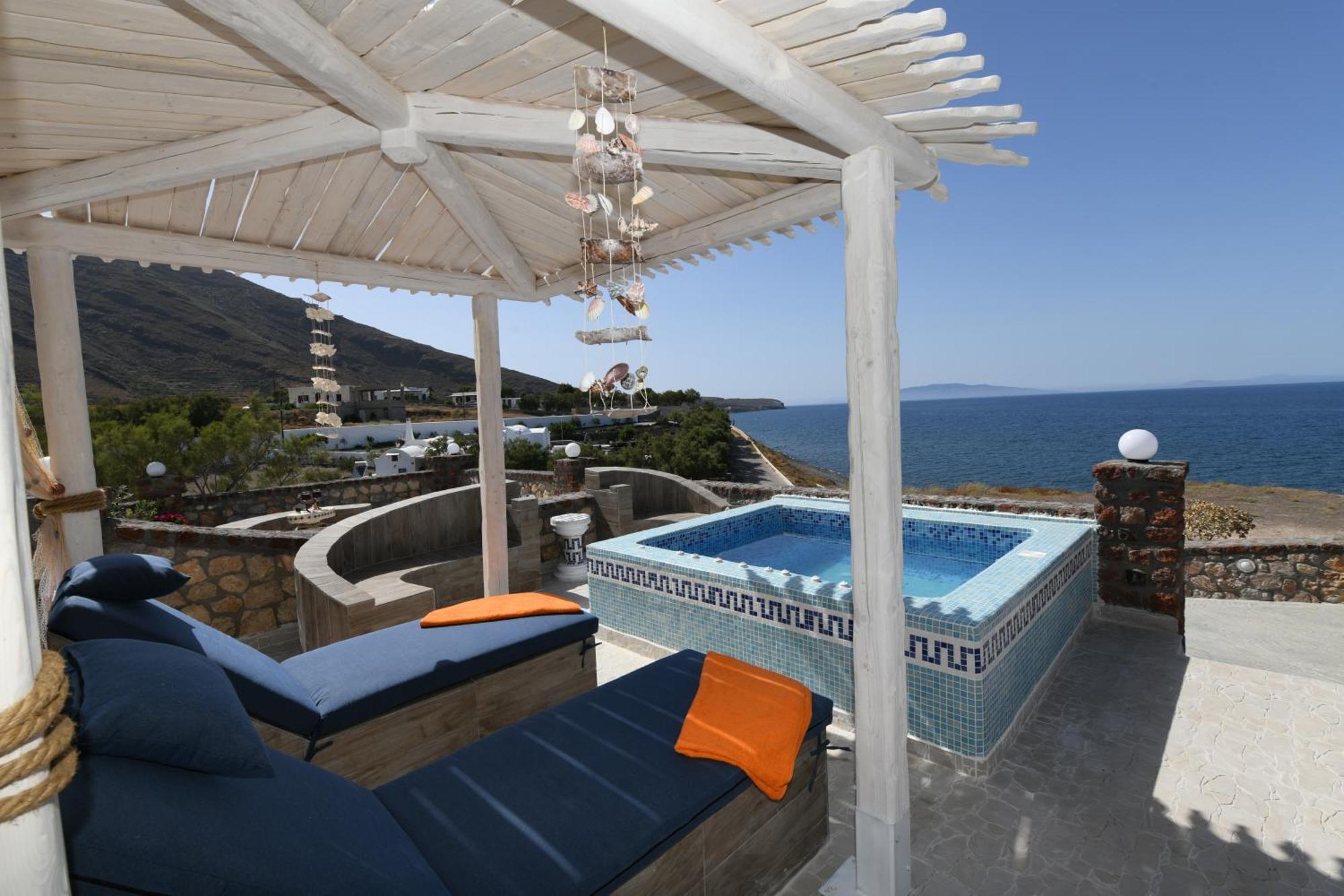 Luxury Seaside Suite Sea View Outdoor Jetted Tub