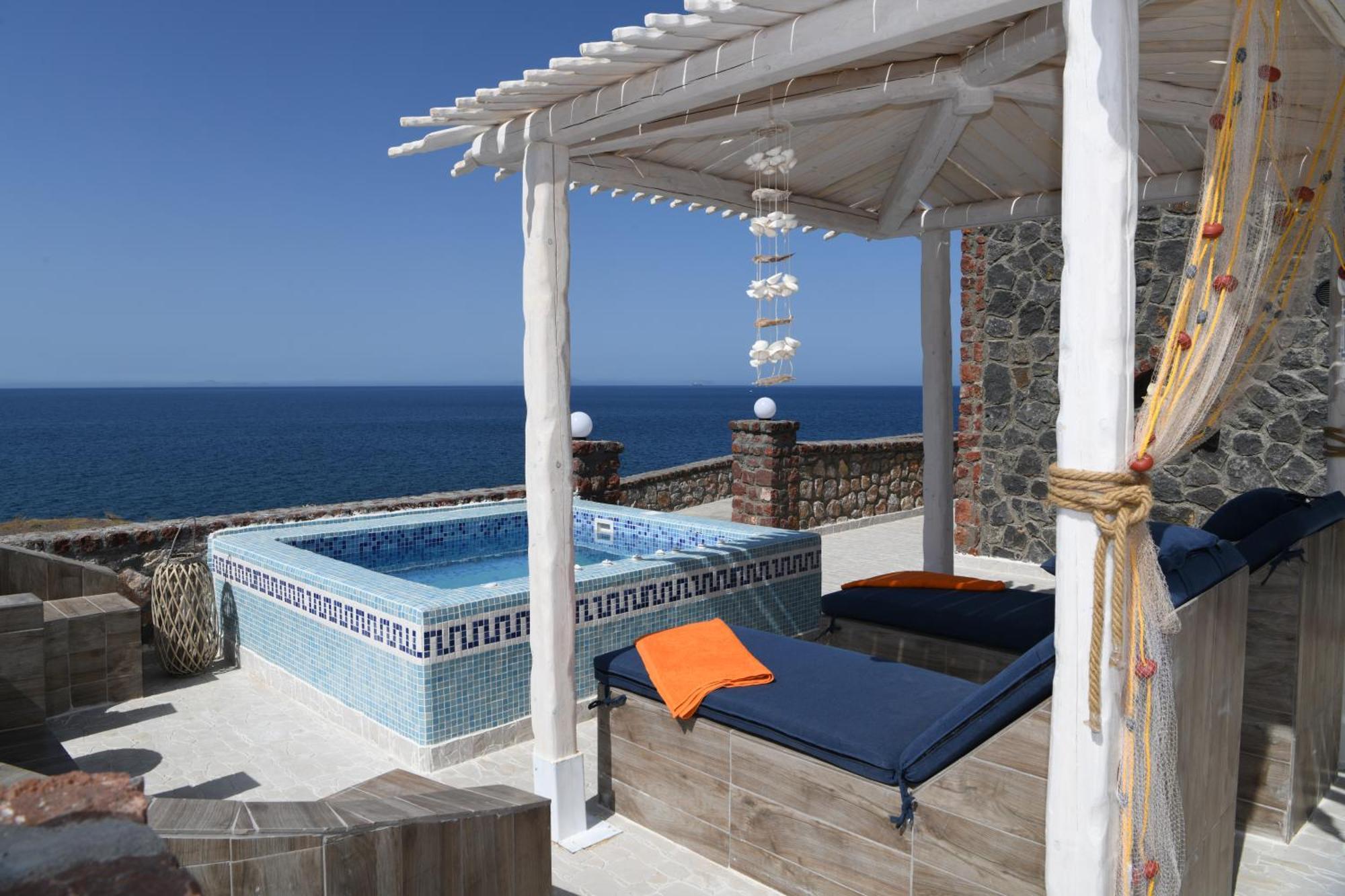 Luxury Seaside Suite Sea View Outdoor Jetted Tub