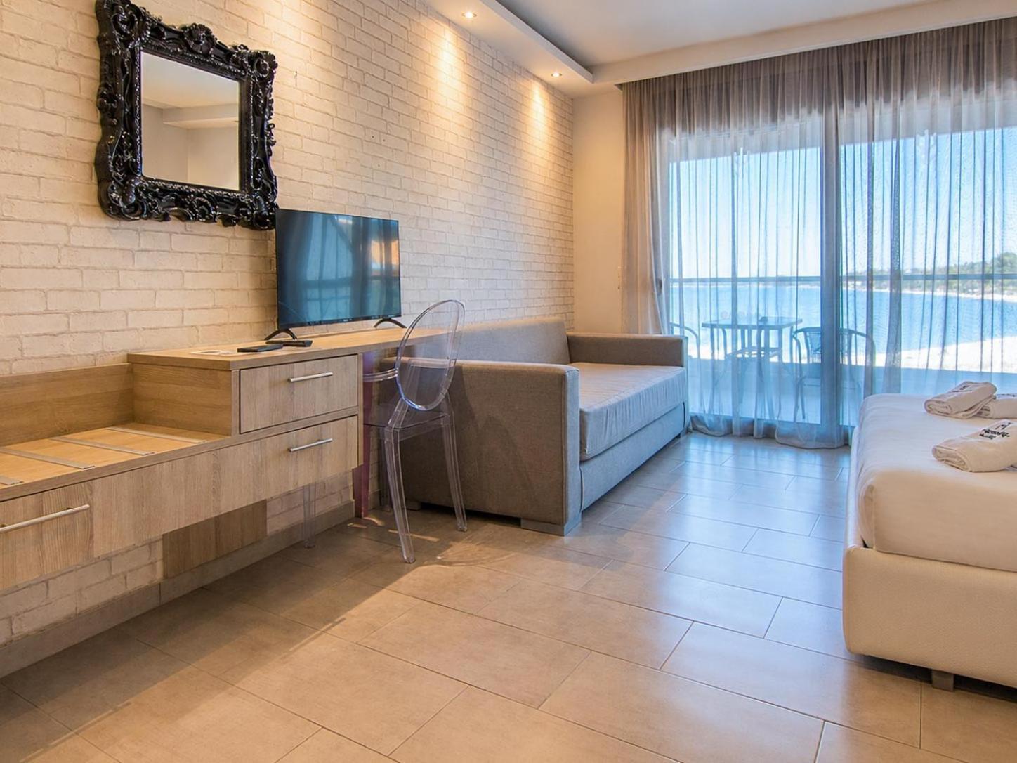 Deluxe Double Room Side Sea View