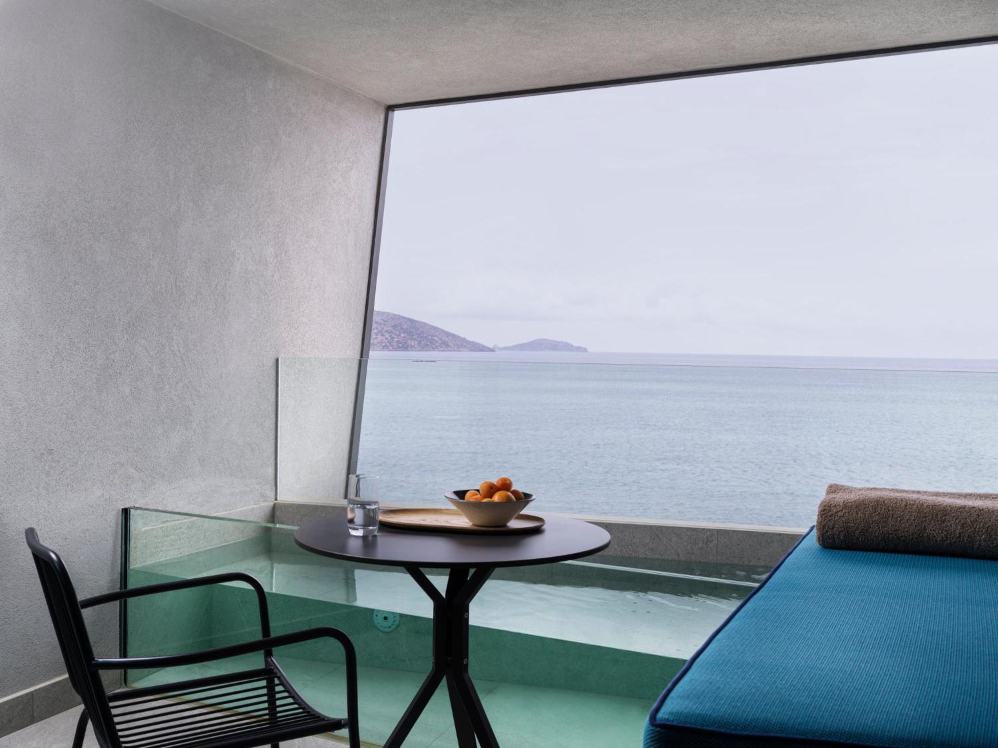 Premium Twin Room Private Plunge Pool Sofa Bed Sea View
