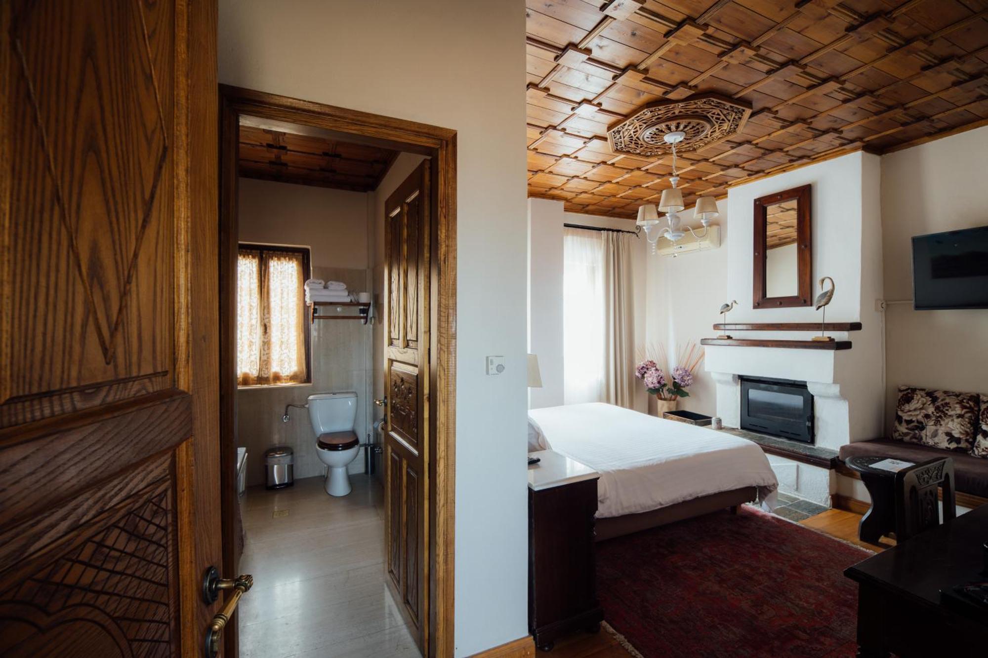 Deluxe Double or Twin Room Fireplace