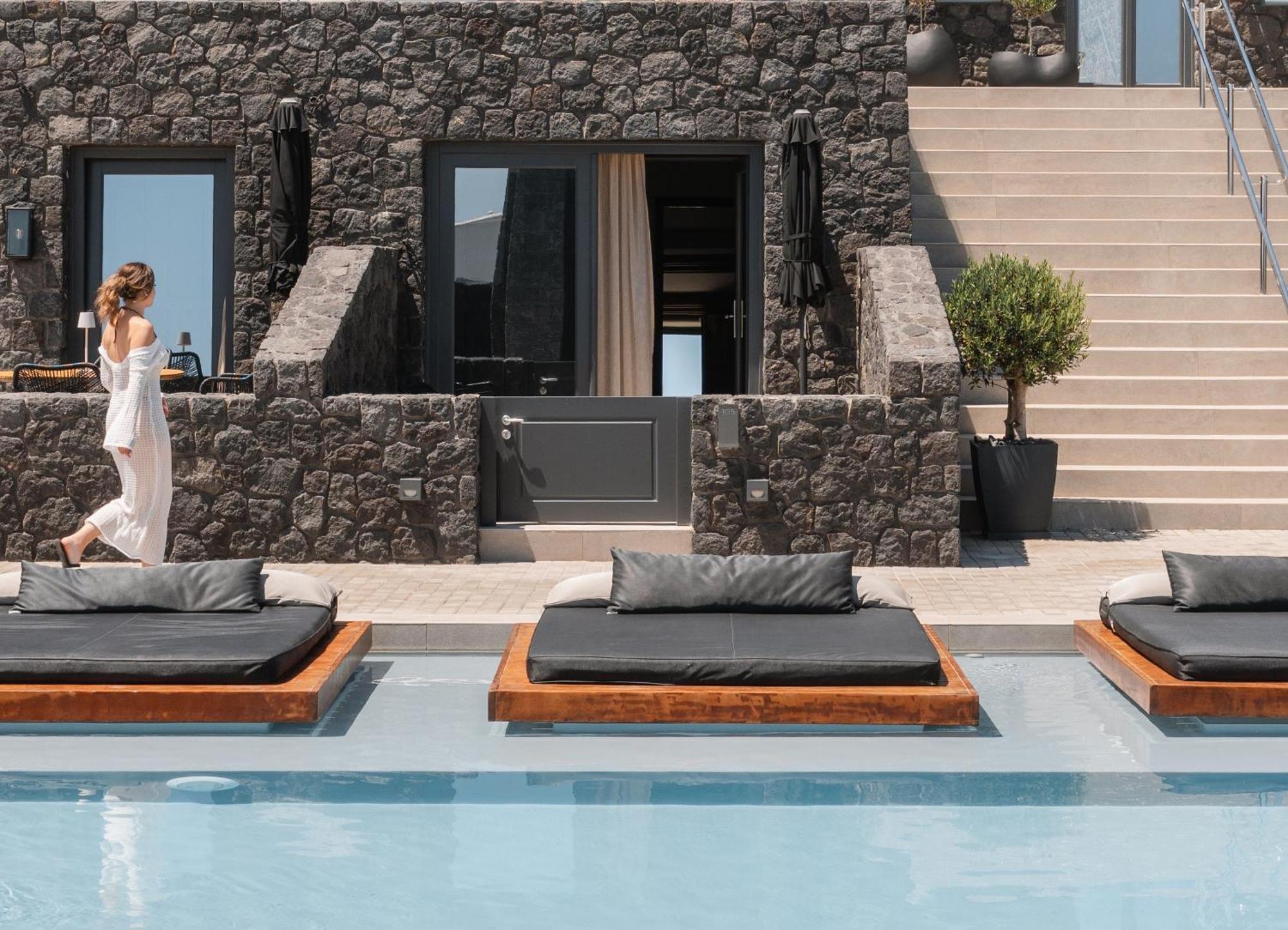 Junior Suite Pool Front