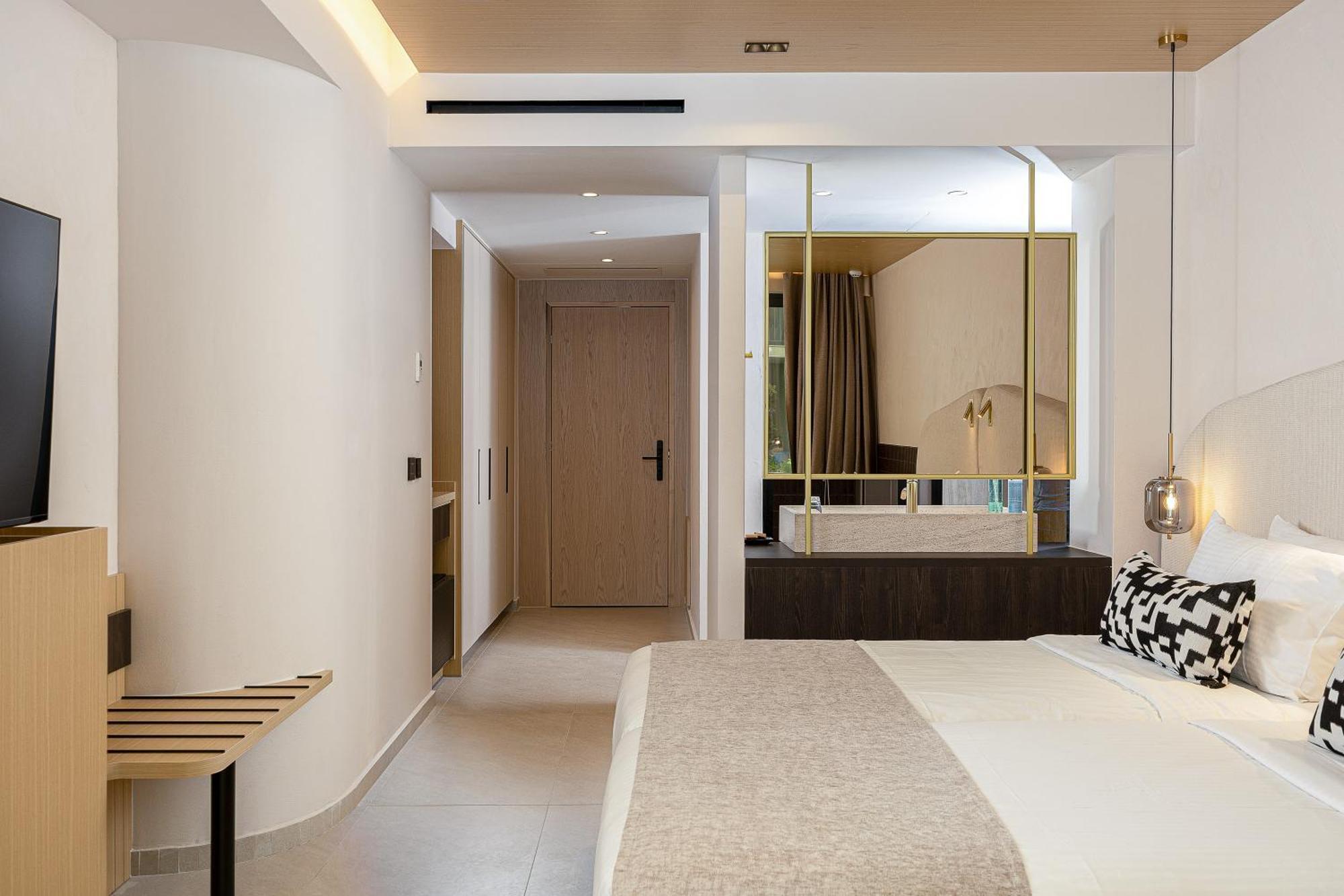 Superior Room Swim-up