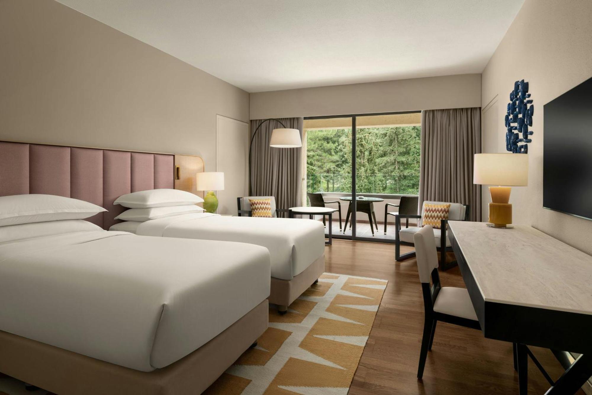 Classic Room Guest room 2 Twin or Single Beds Garden view