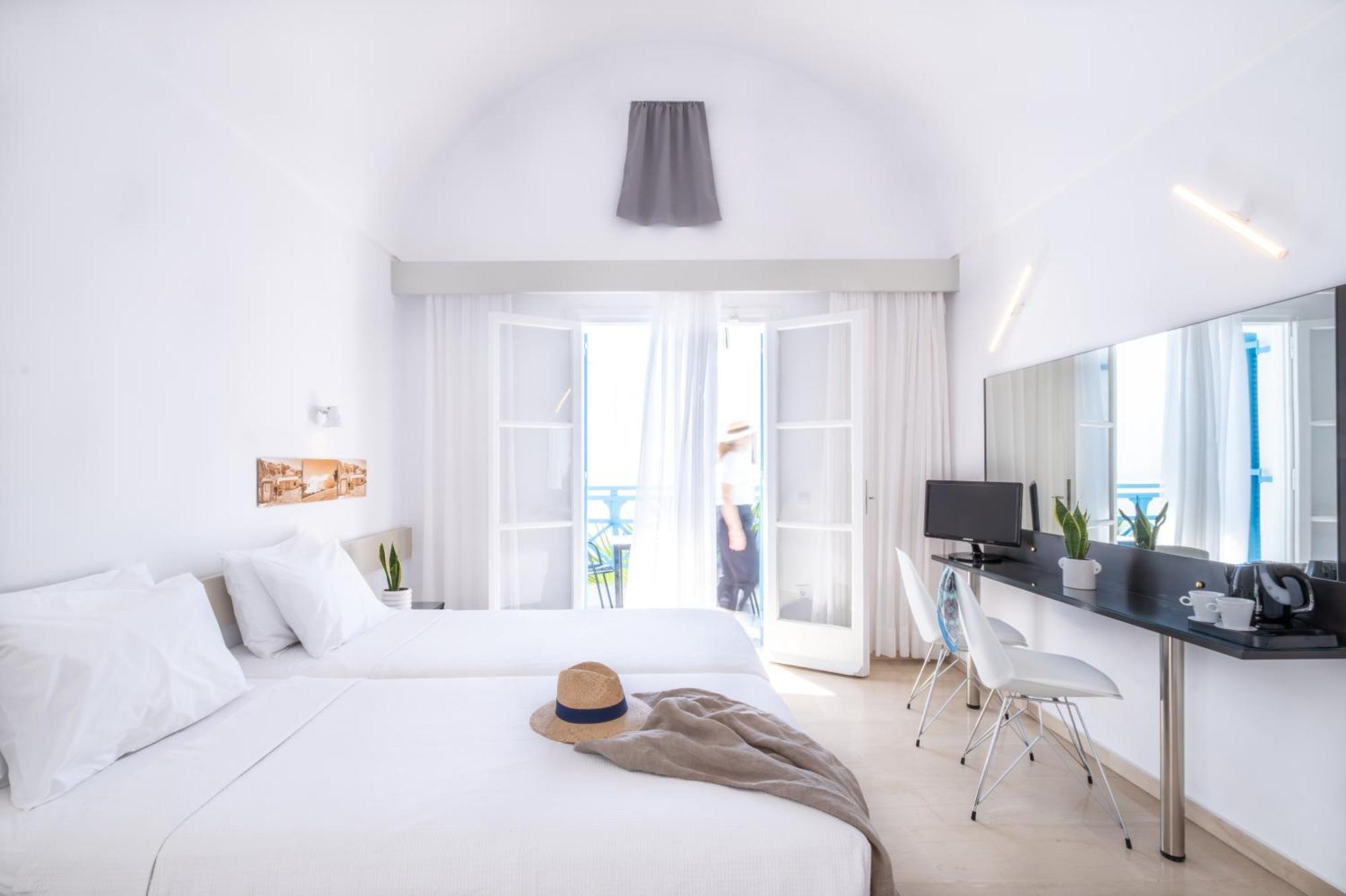 Double or Twin Room Sea View