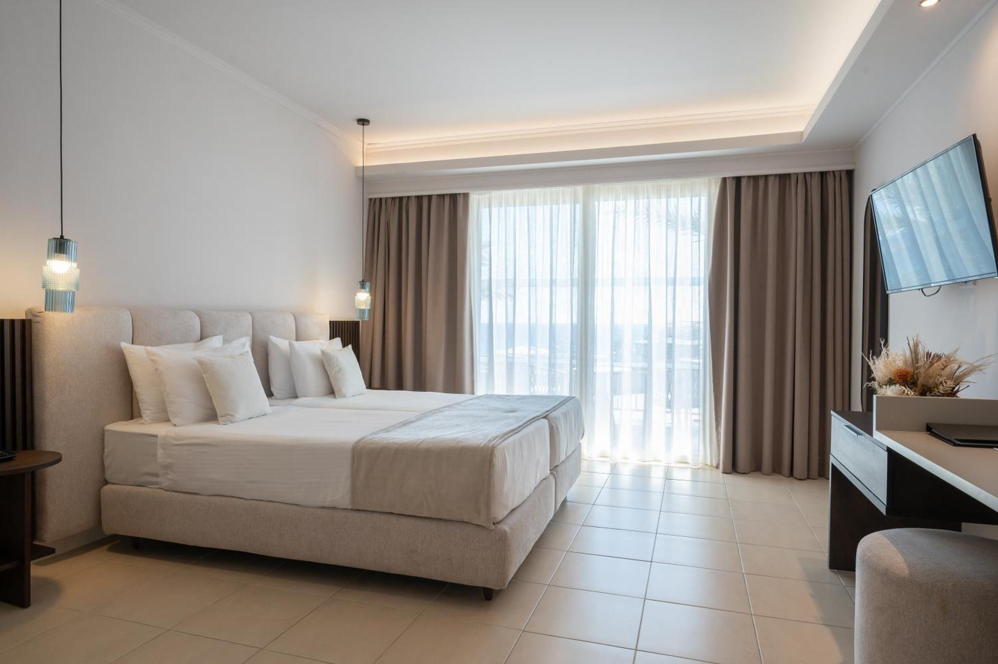 Superior Double or Twin Room Sea View
