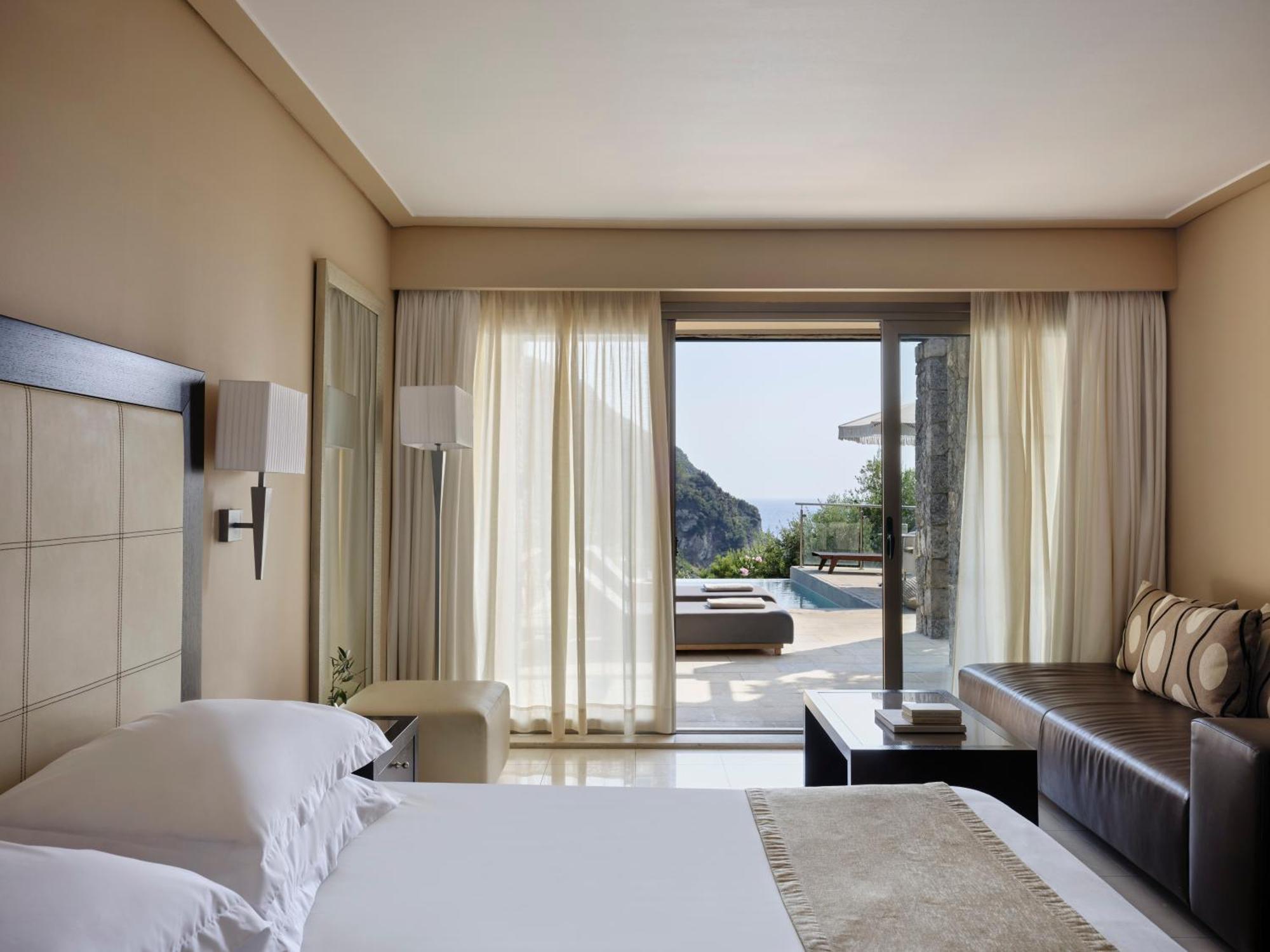 Deluxe Double Room Sea View Private Pool