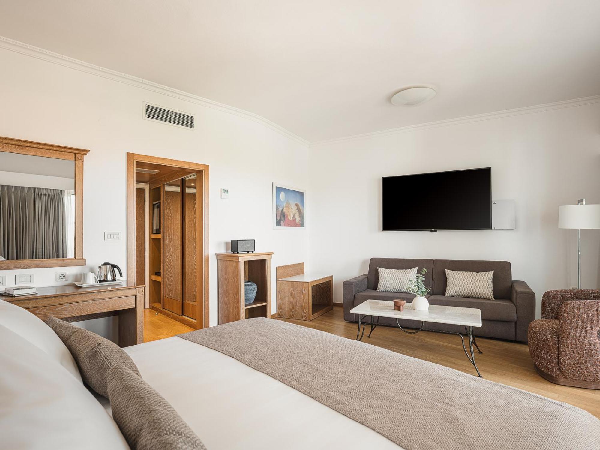Junior Suite Square View