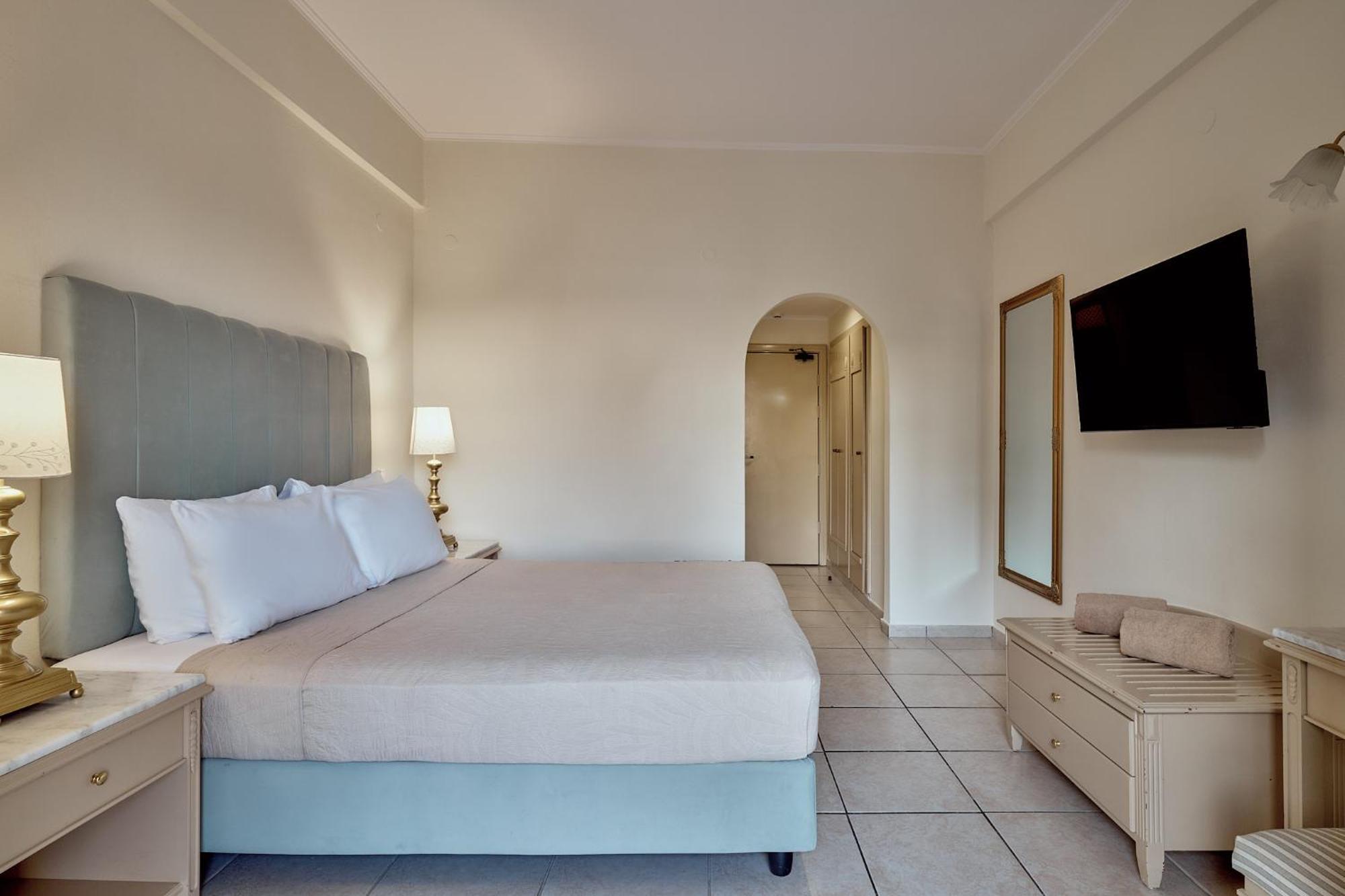 Twin Room Side Sea View
