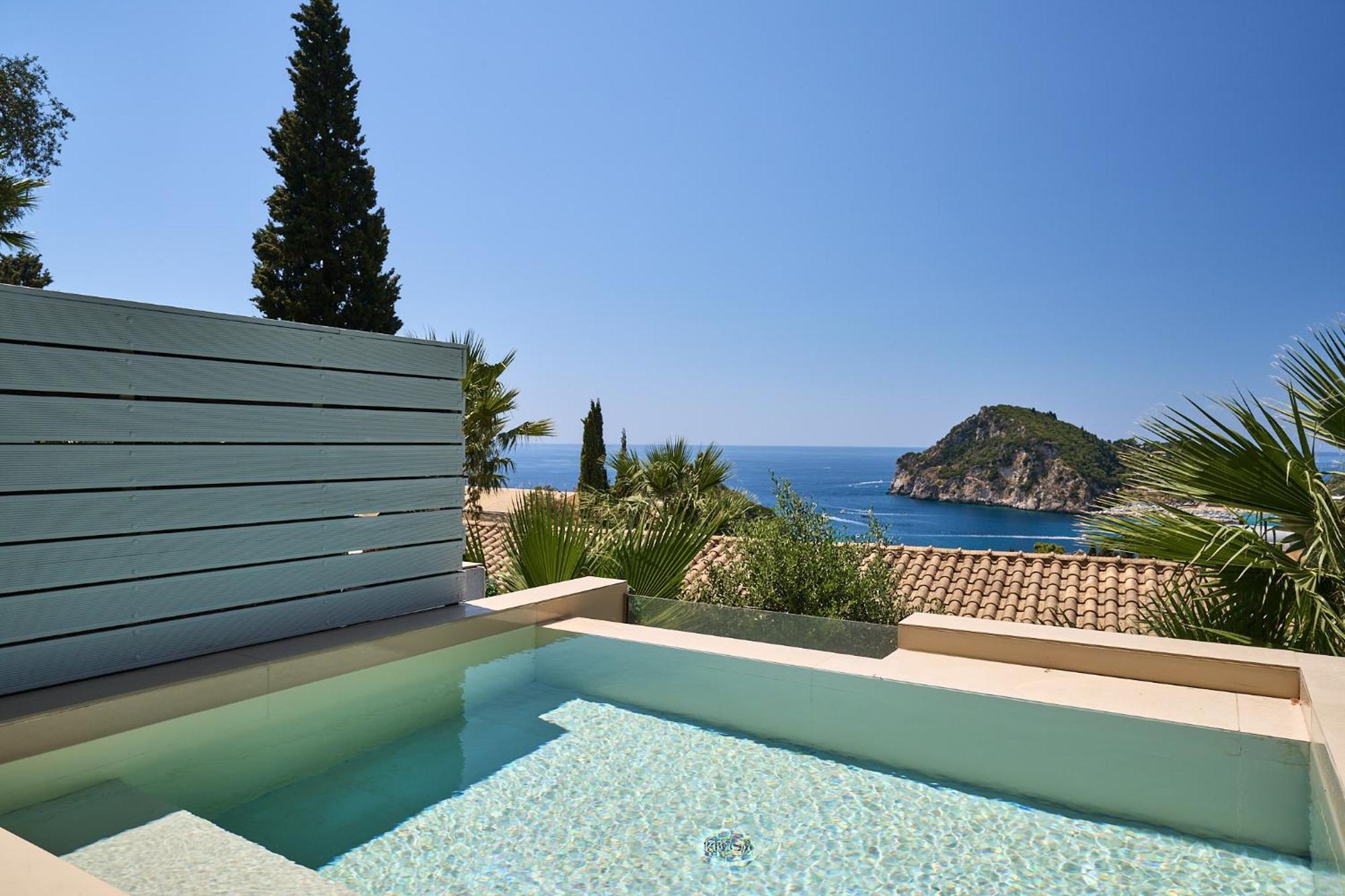 Superior Private Pool