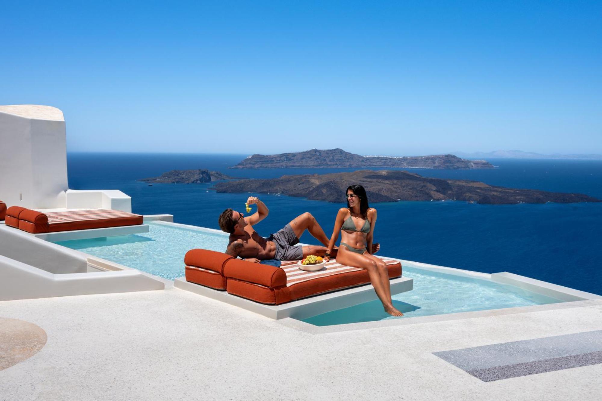 Sugarmoon Suite Heated Plunge Pool Infinity Pool Caldera View