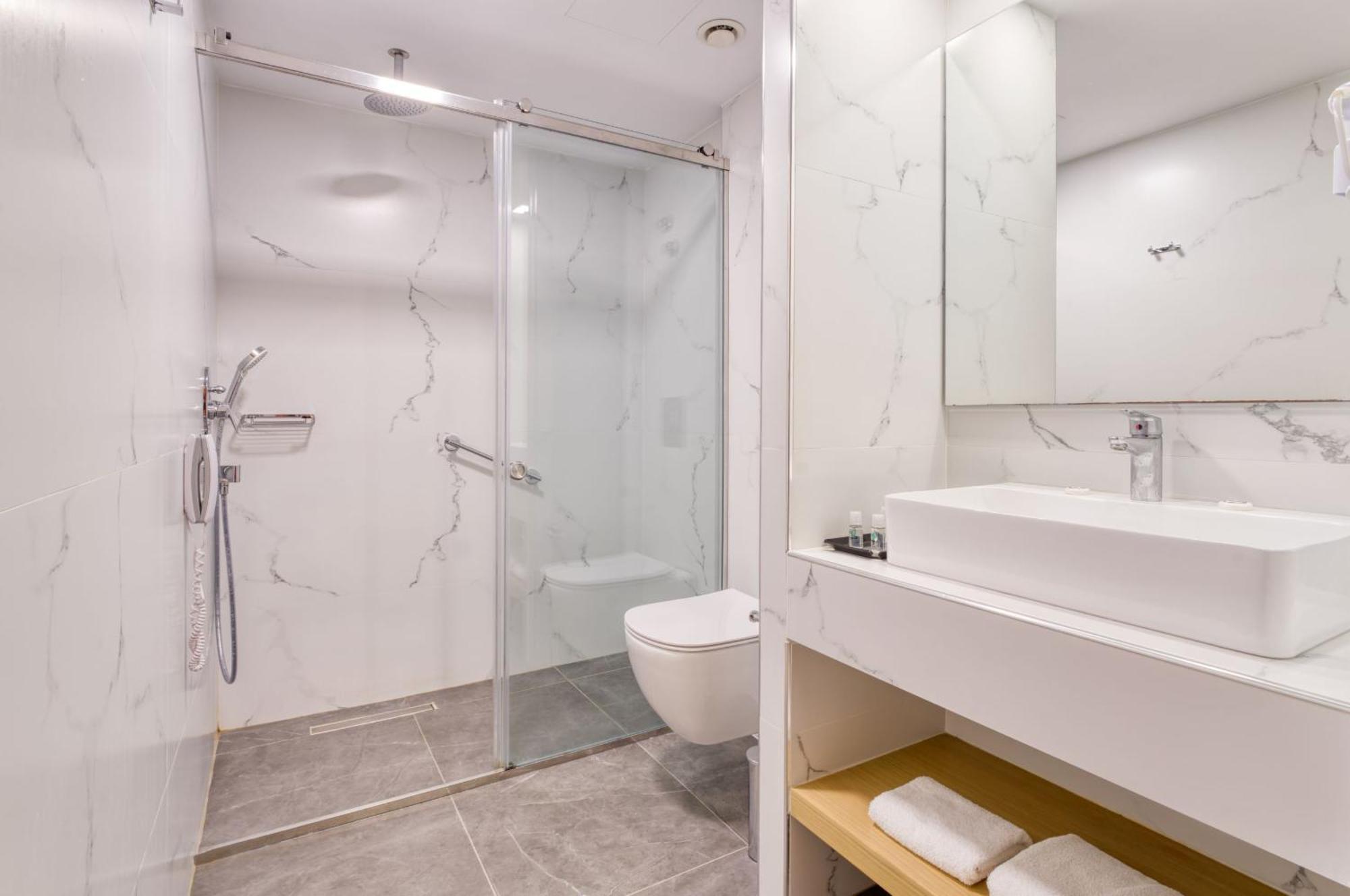 Double or Twin Room Mountain View
