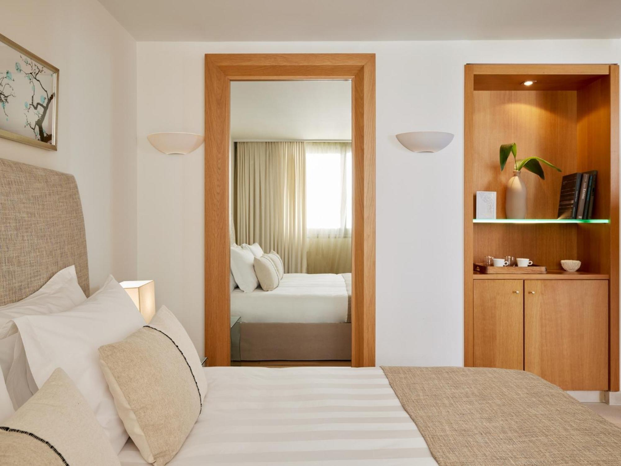 Junior Suite Side Sea View