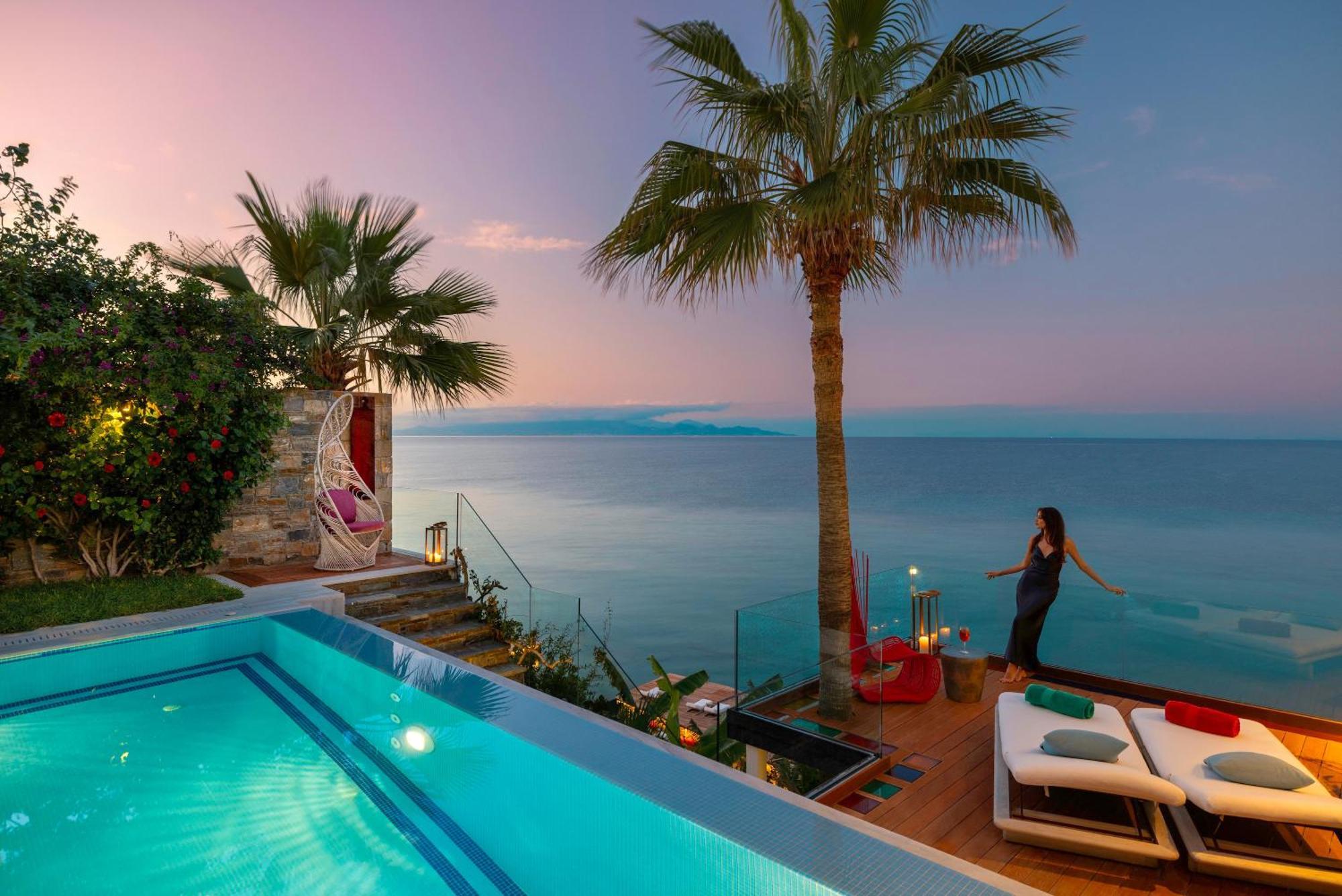 Four-Bedroom Villa Two Private Pools Private Beach Area