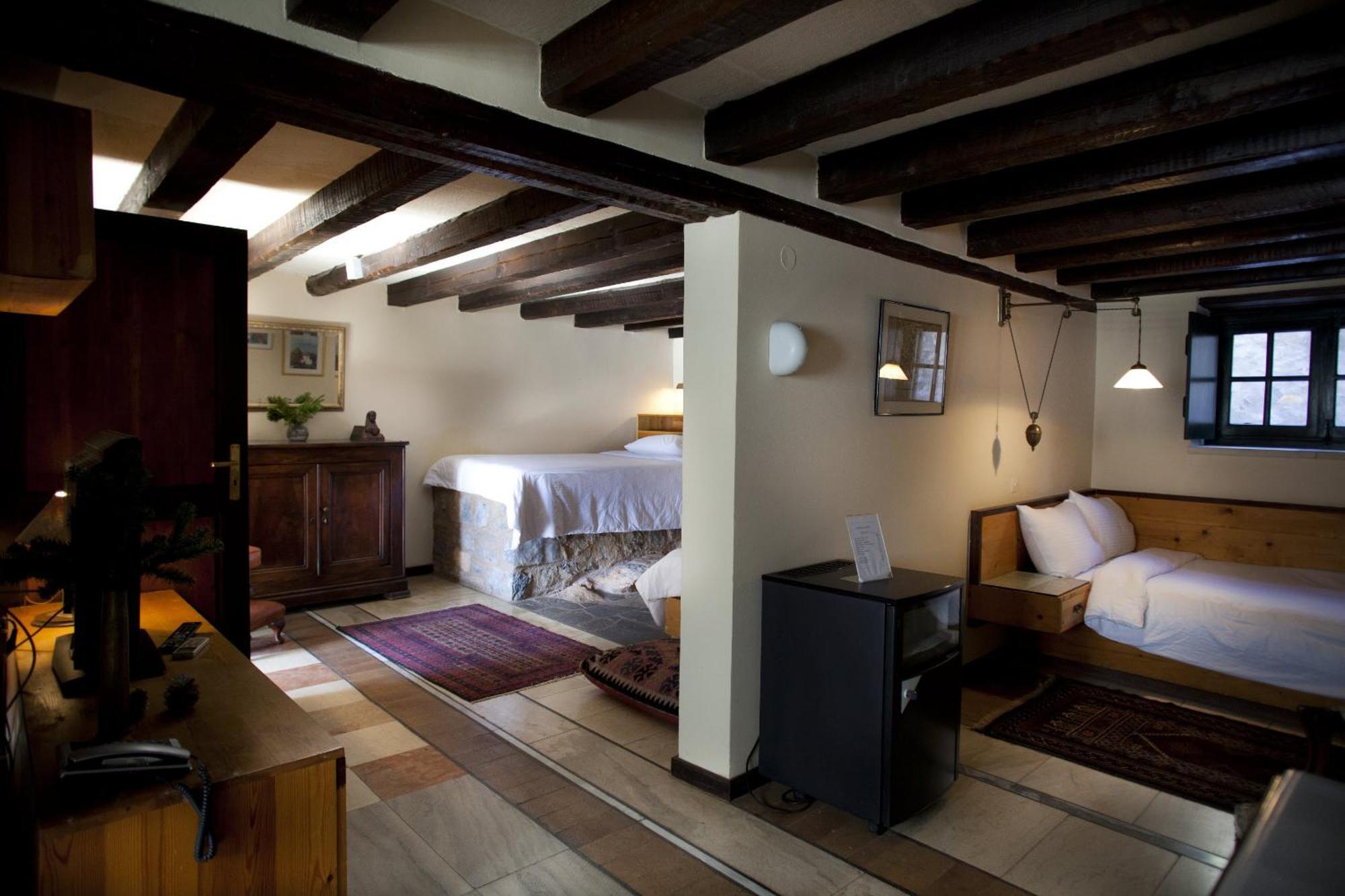Deluxe Family Room