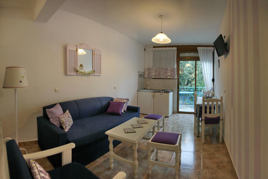 Superior One-Bedroom Apartment
