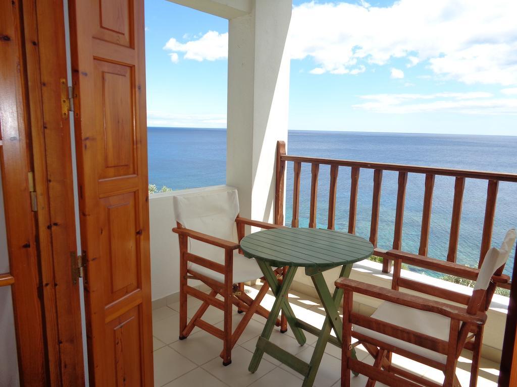 Double or Twin Room Sea View
